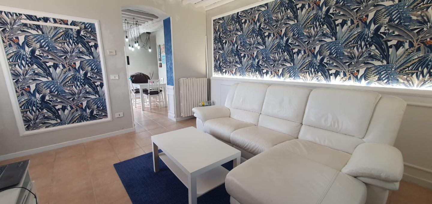 Villa Bifamiliare ristrutturata, Montecarlo turchetto