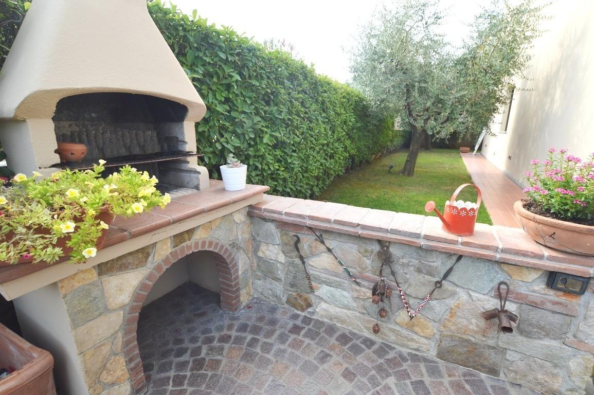 Villa con giardino, Capannori centro