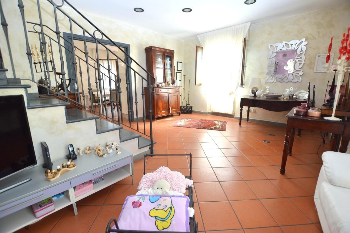 Villa con giardino, Capannori centro