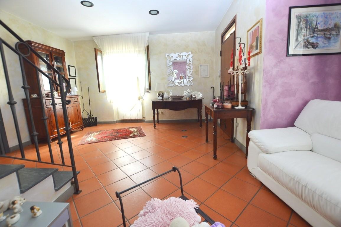 Villa con giardino, Capannori centro
