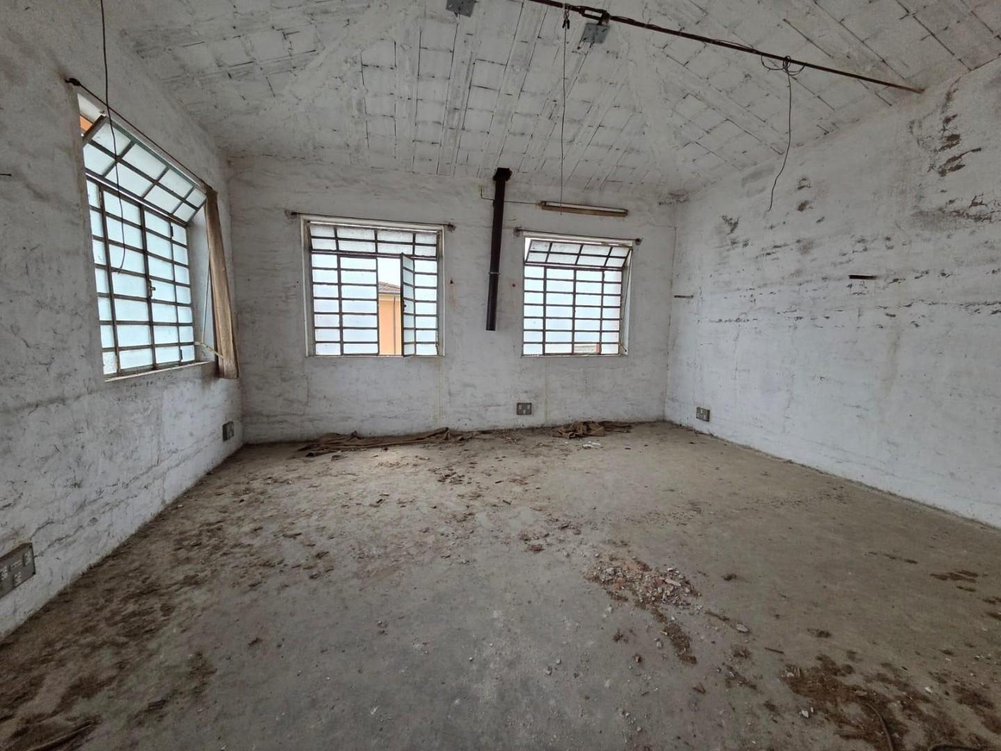 Capannone da ristrutturare, Capannori segromigno in monte