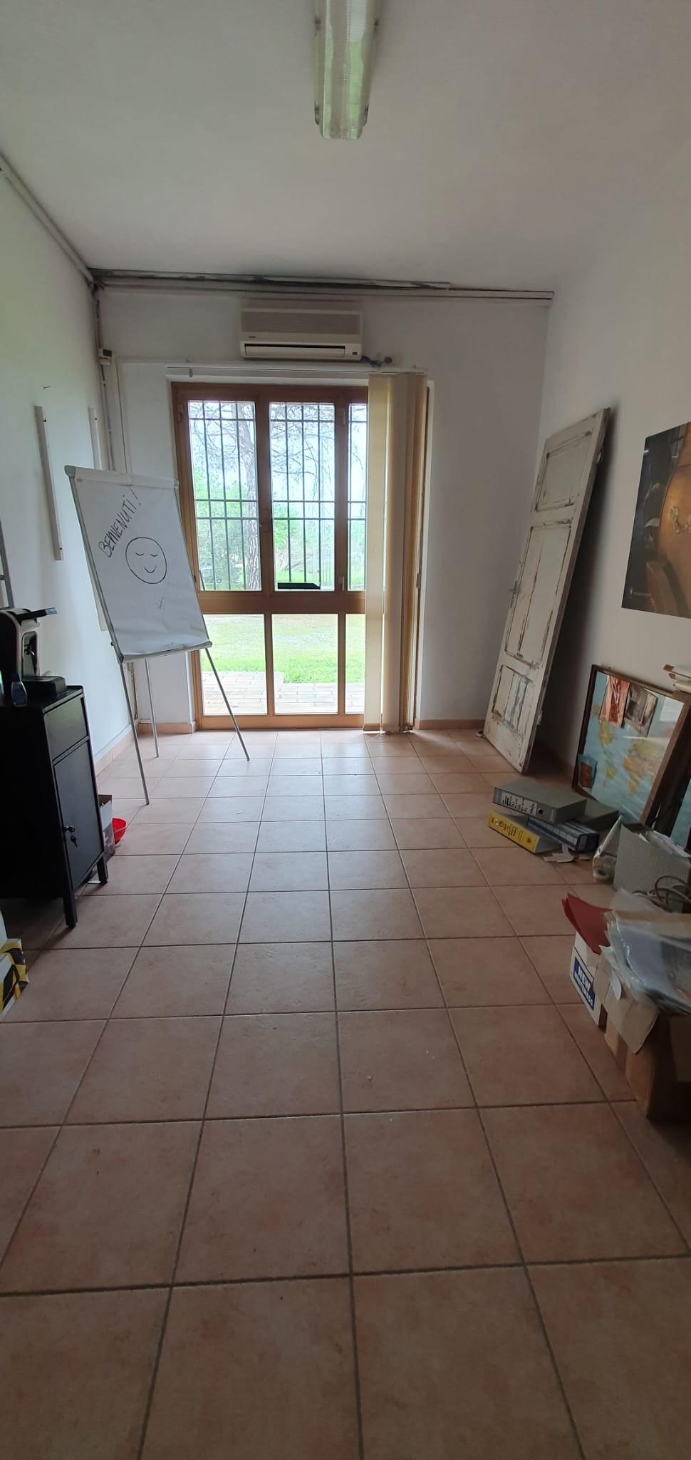 Capannone in affitto, Porcari padule