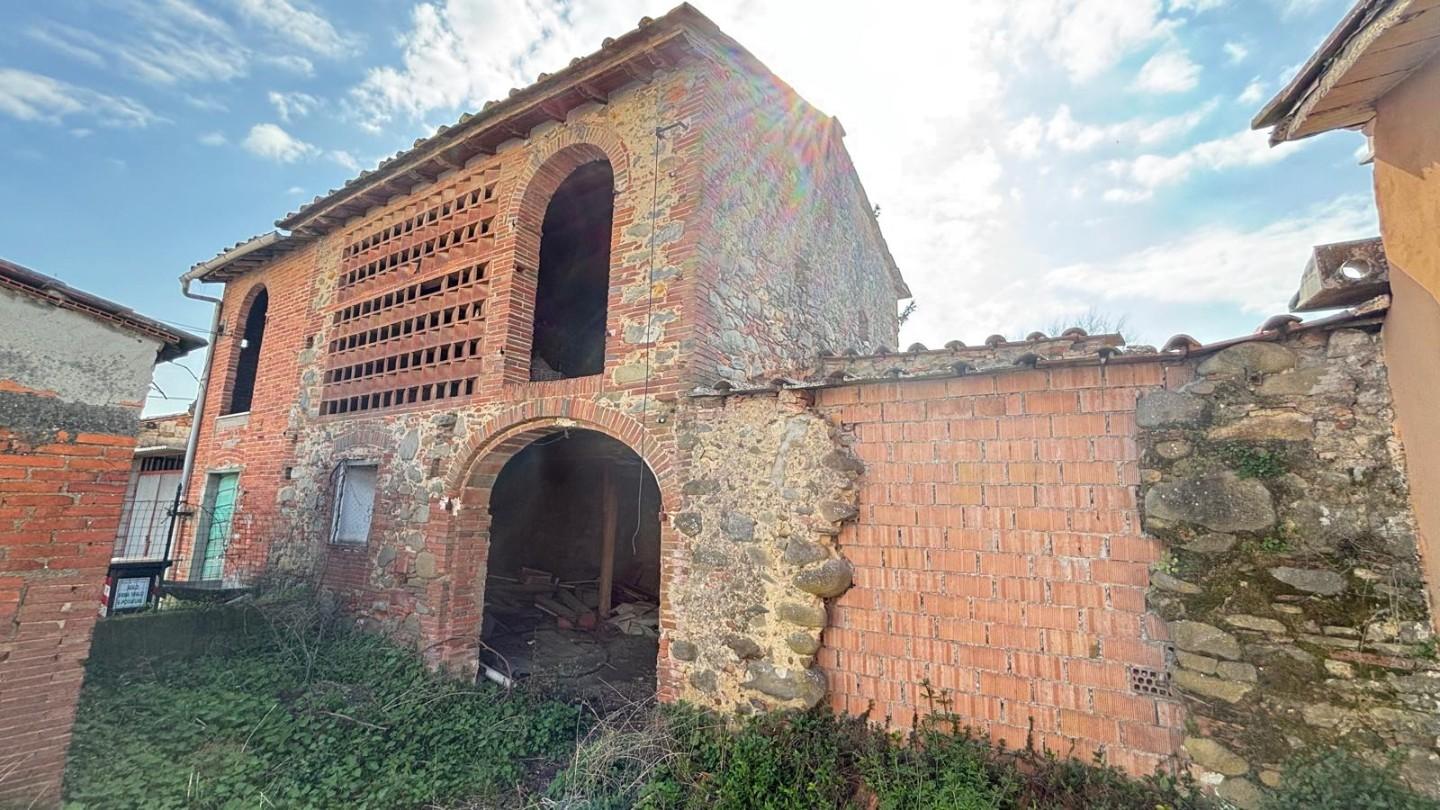 Rustico con giardino a Porcari