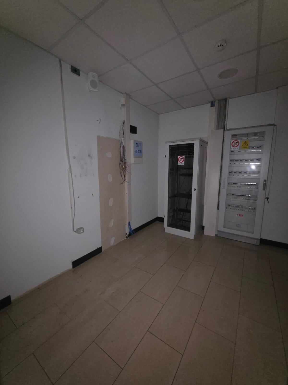 Locale commerciale in affitto a Porcari