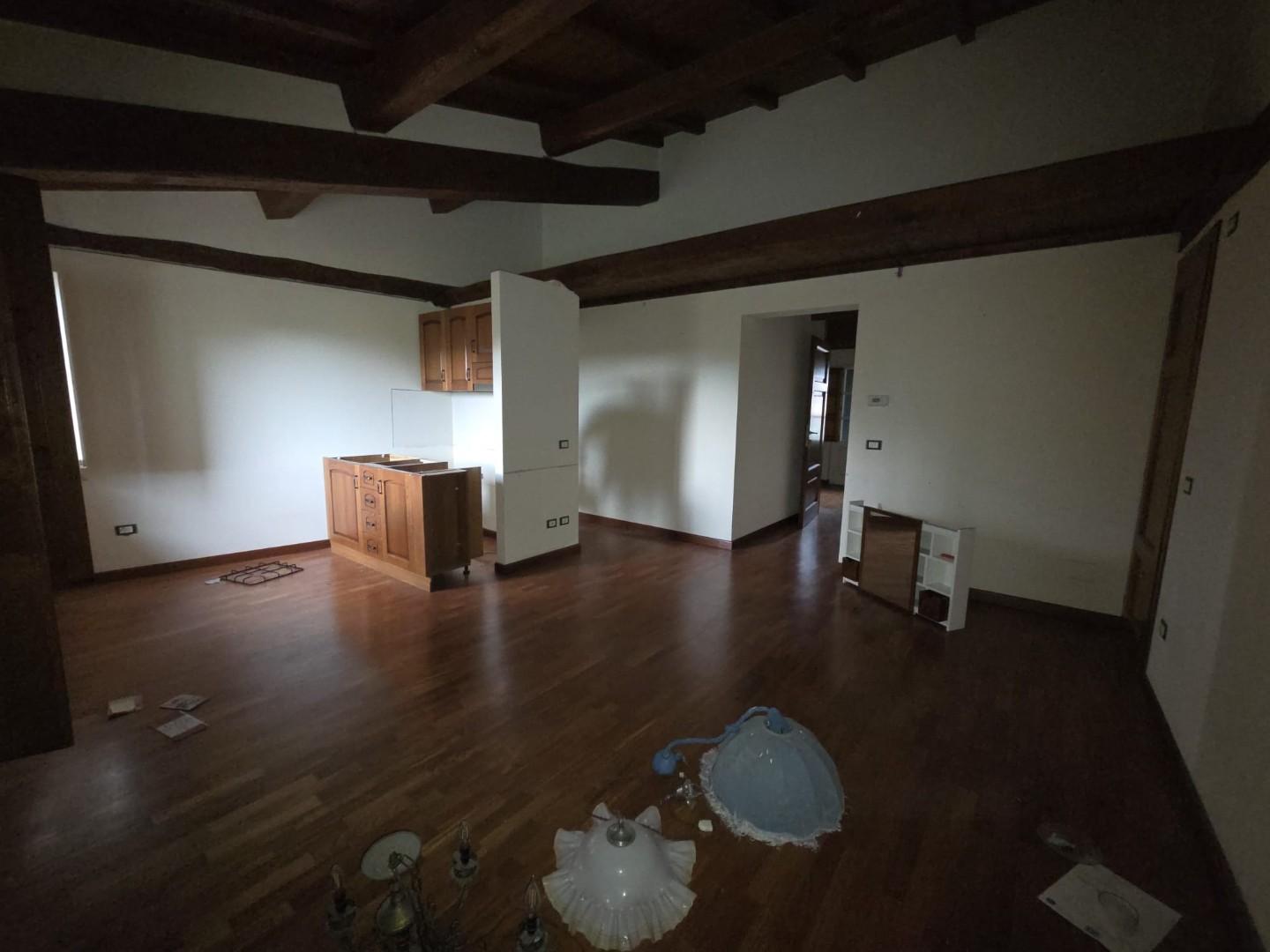 Attico con terrazzi, Lucca picciorana