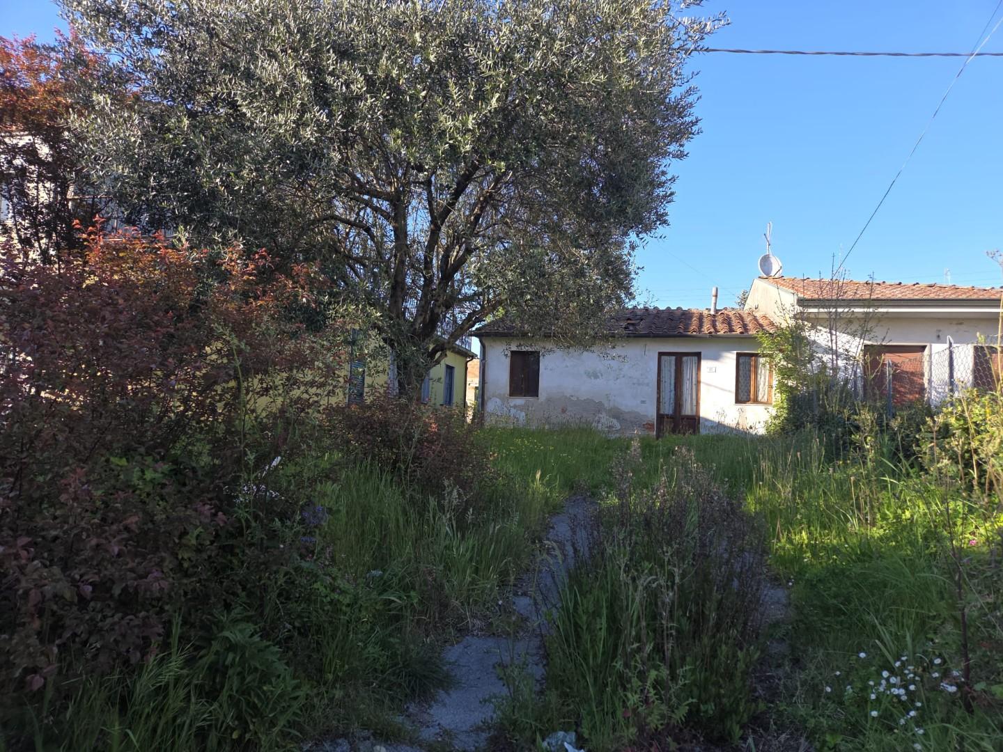 Casa indipendente con giardino a Porcari