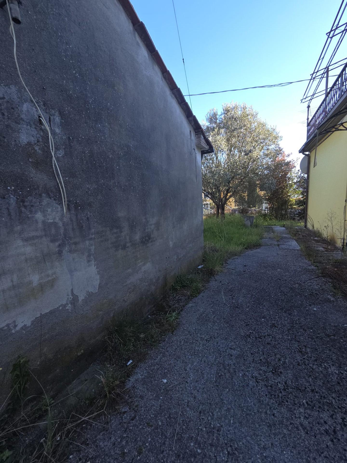 Casa indipendente con giardino a Porcari
