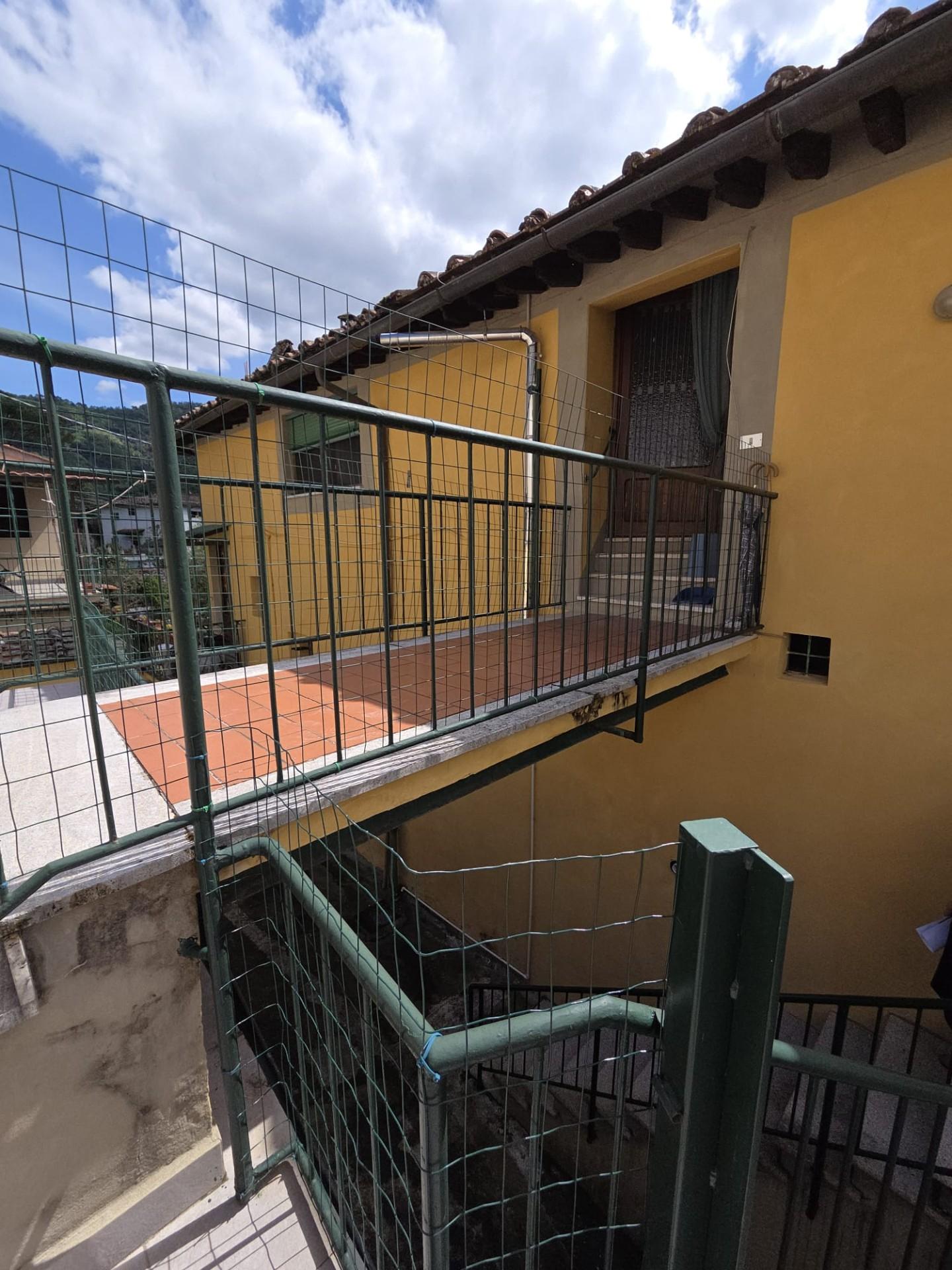 Attico con terrazzo, Lucca sesto di moriano