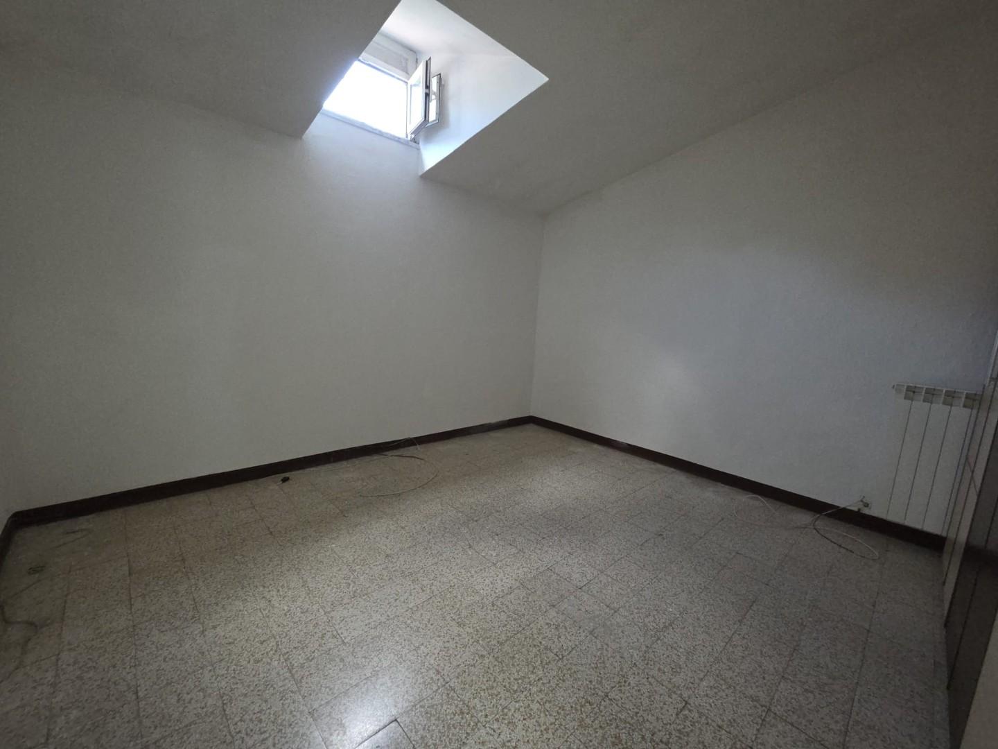 Attico con terrazzo, Lucca sesto di moriano