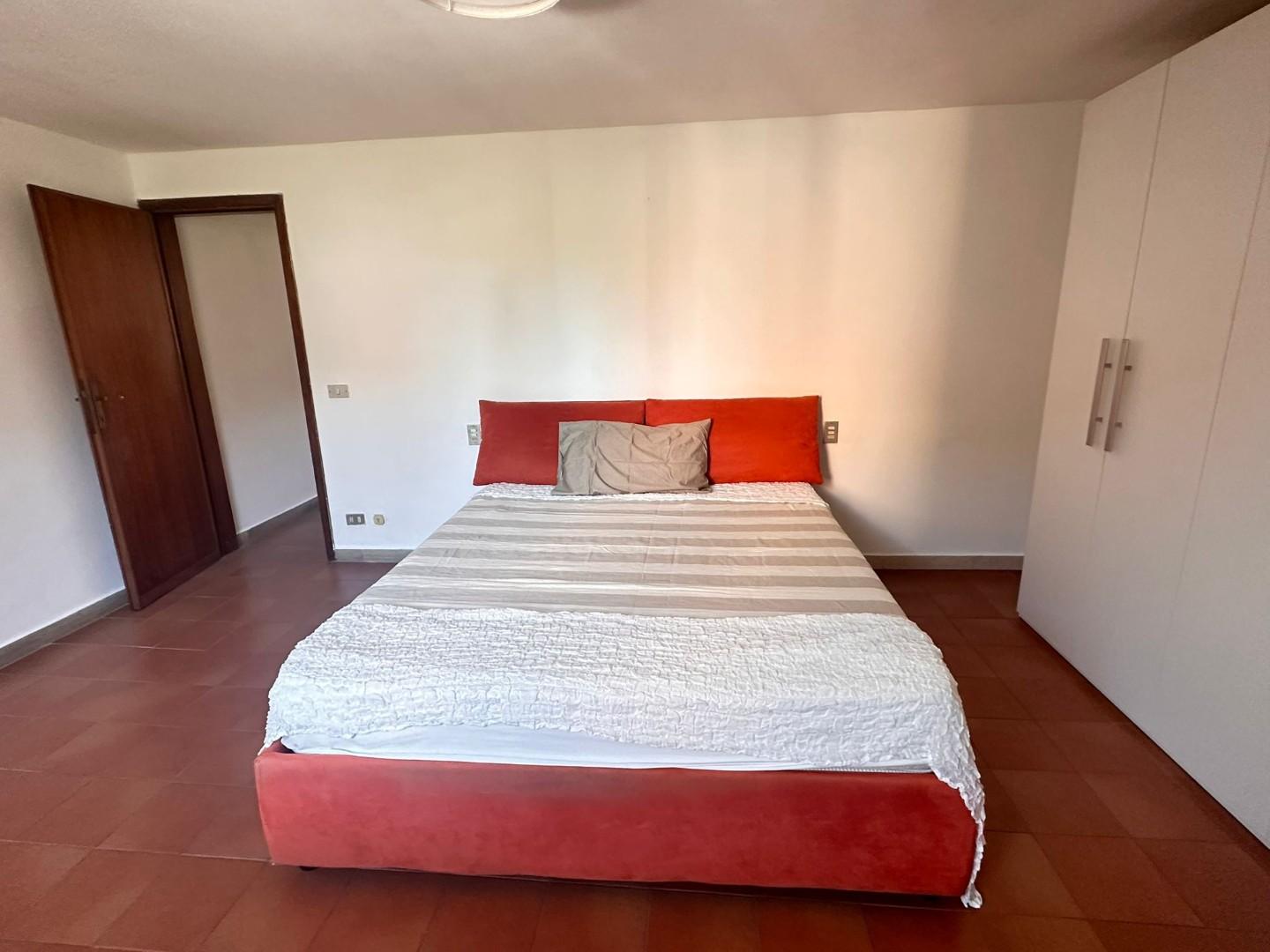 Casa indipendente arredata in affitto, Lucca arancio