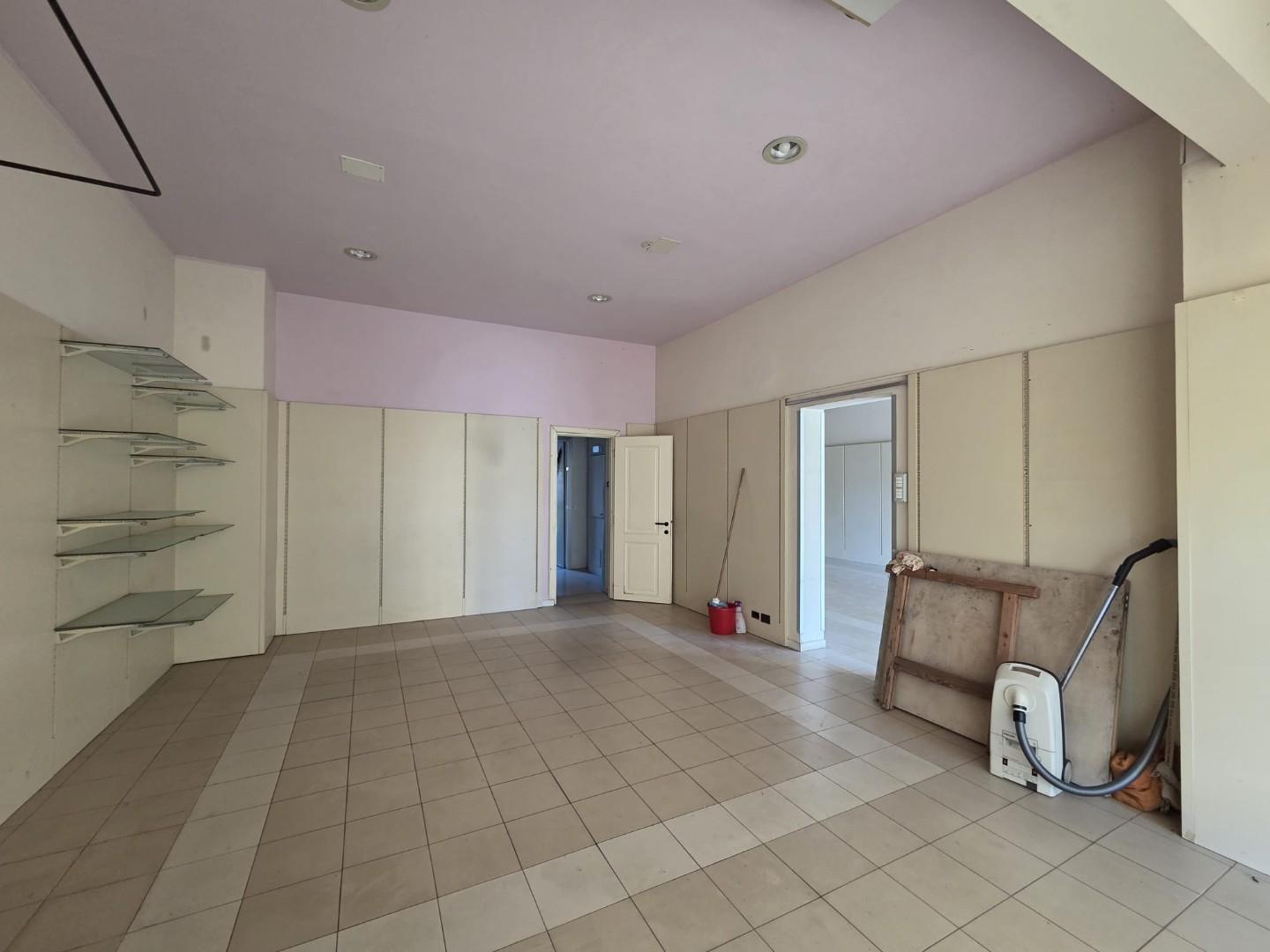 Locale commerciale in affitto, Capannori zone