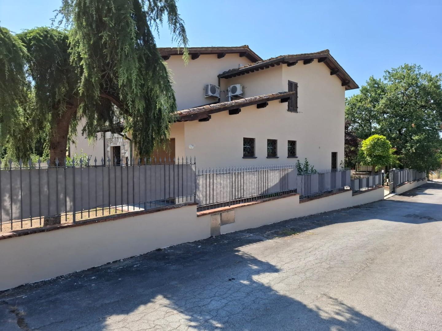 Villa Bifamiliare con giardino, Altopascio badia pozzeveri