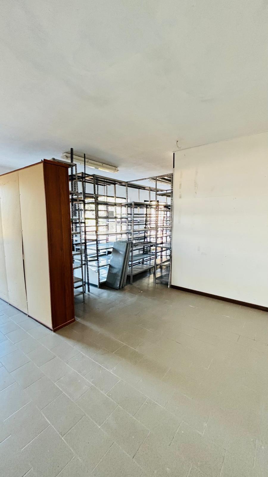 Locale commerciale in affitto, Capannori segromigno in piano
