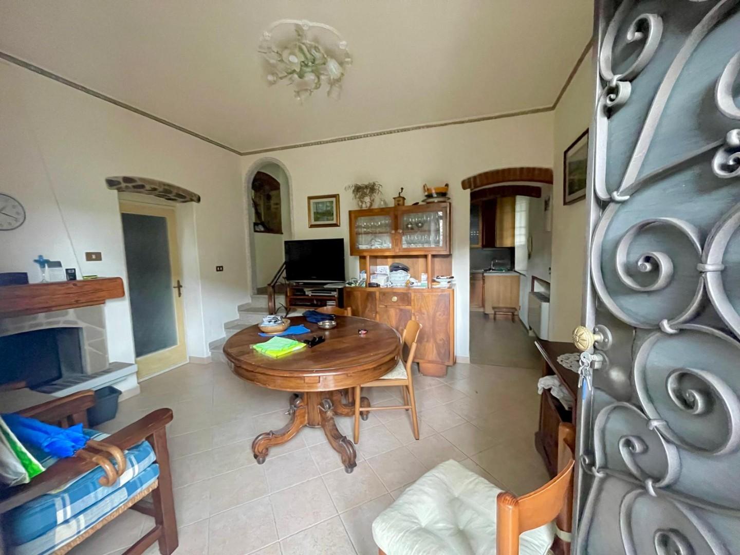 Villa con terrazzo, Capannori tassignano