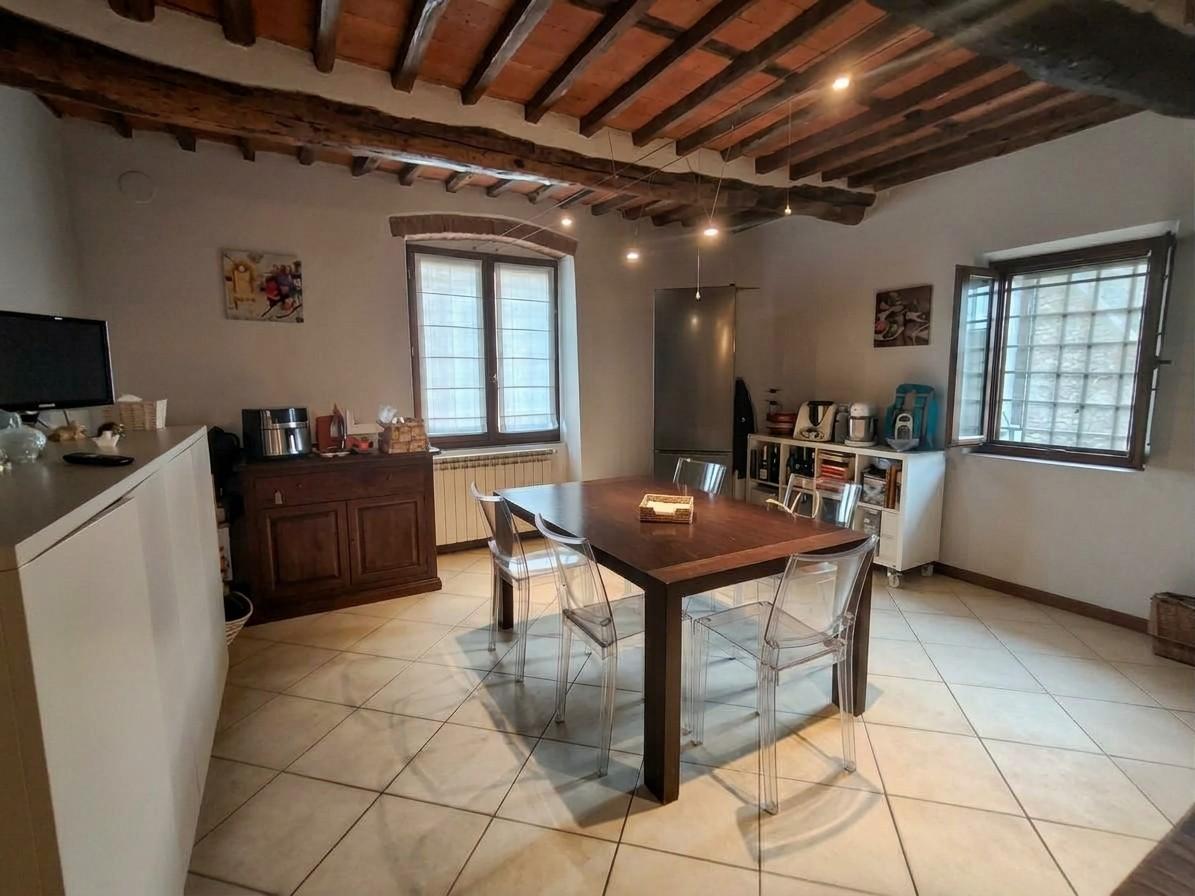 Trilocale in vendita, Pescia veneri