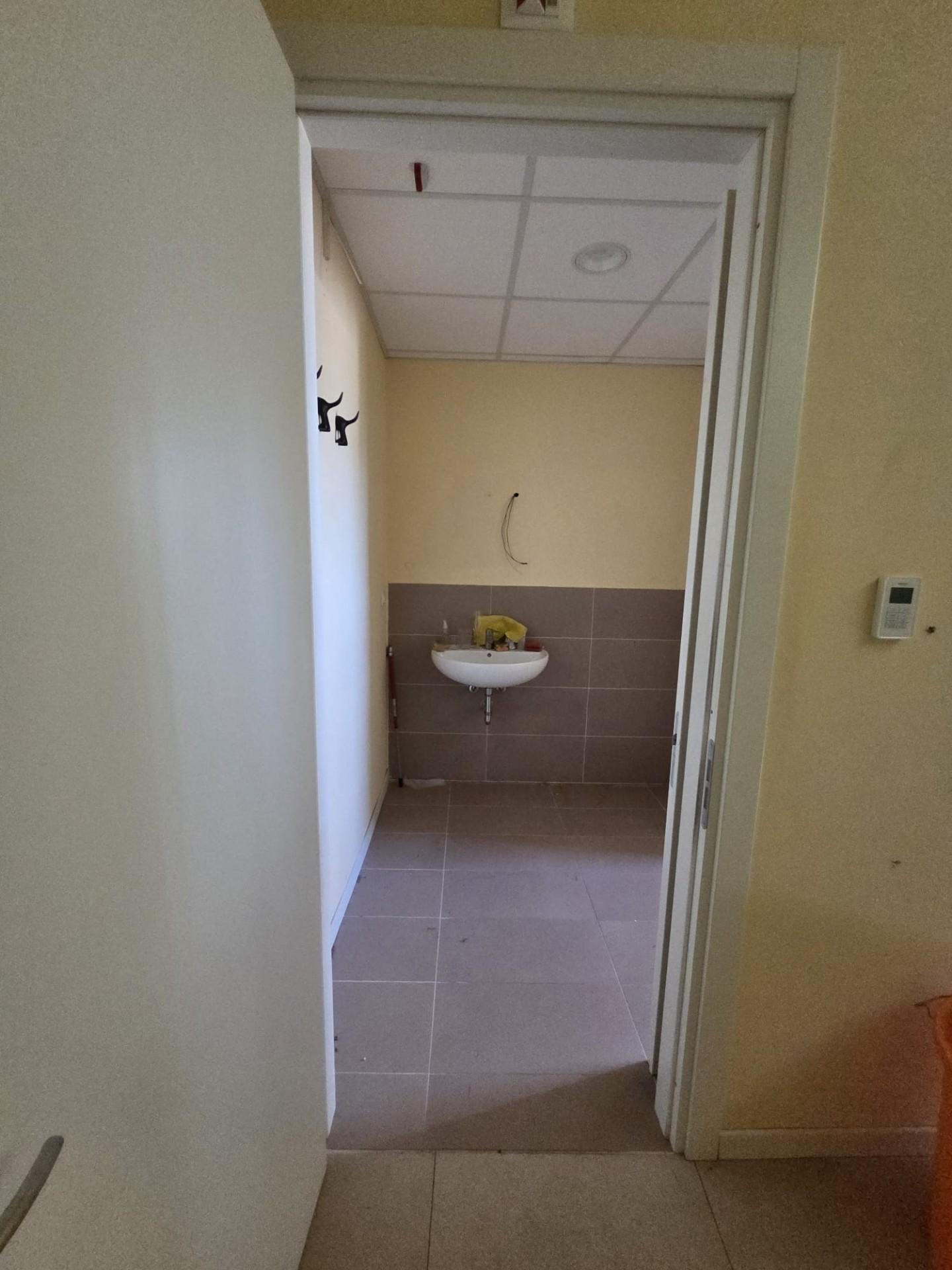 Locale commerciale in affitto, Capannori lammari