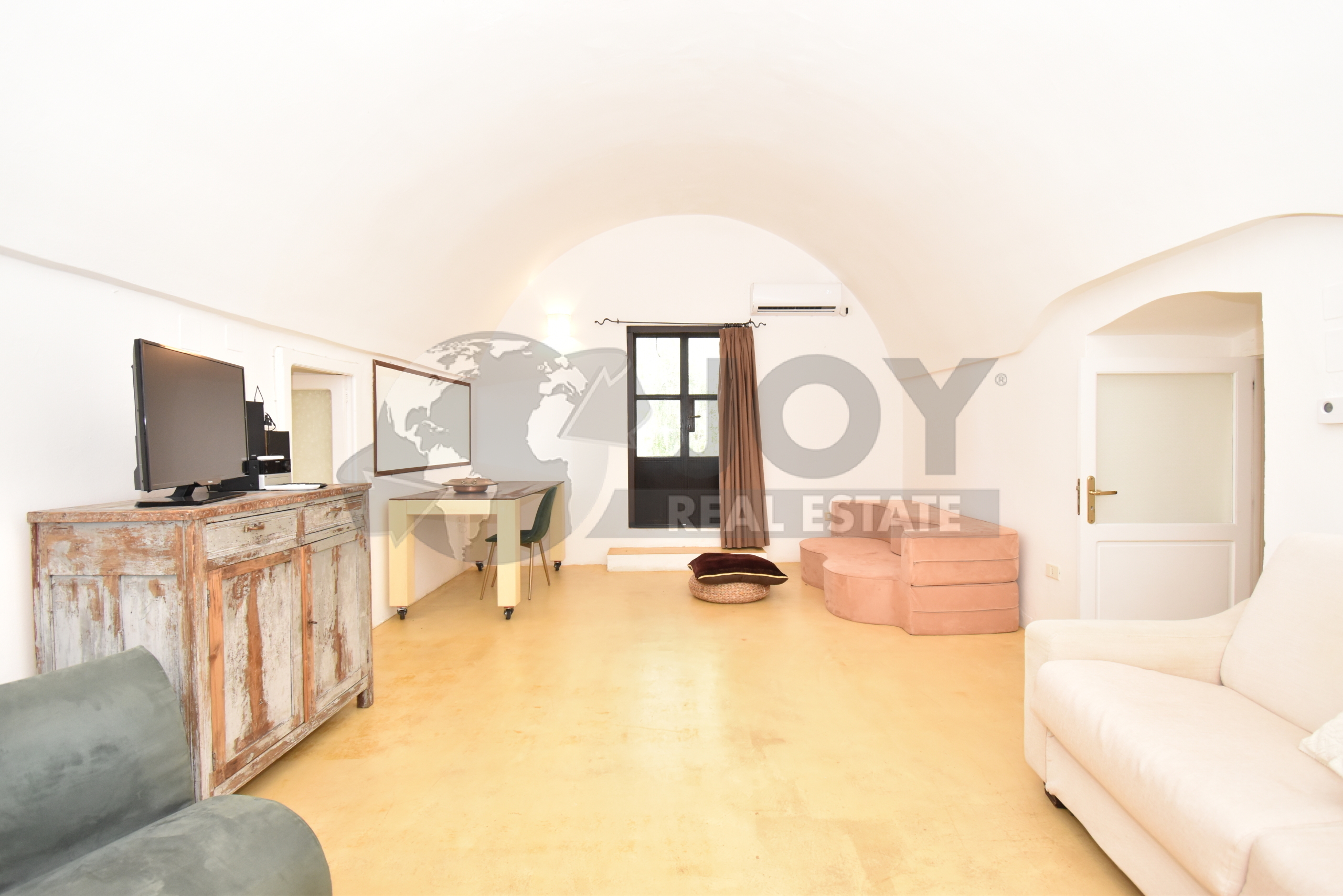 Villa con giardino in via carlo donat cattin 63, Specchia