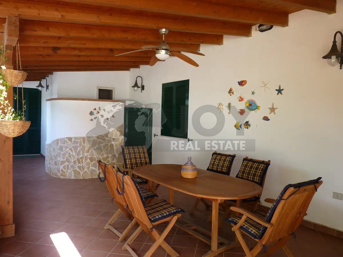 Villa con giardino in via tramonti, Nard�