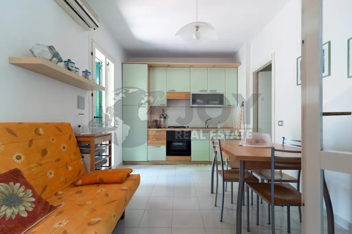 Villa con giardino in via tramonti, Nard�