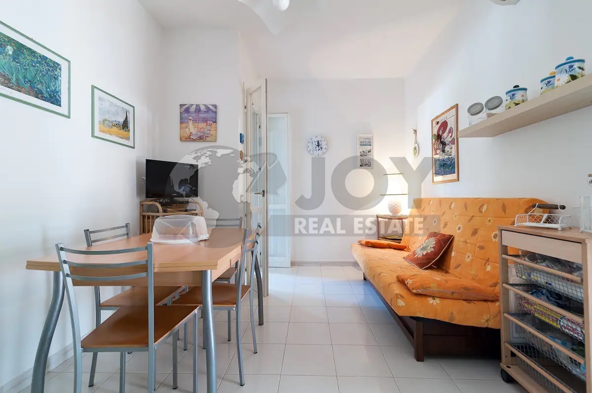 Villa con giardino in via tramonti, Nard�