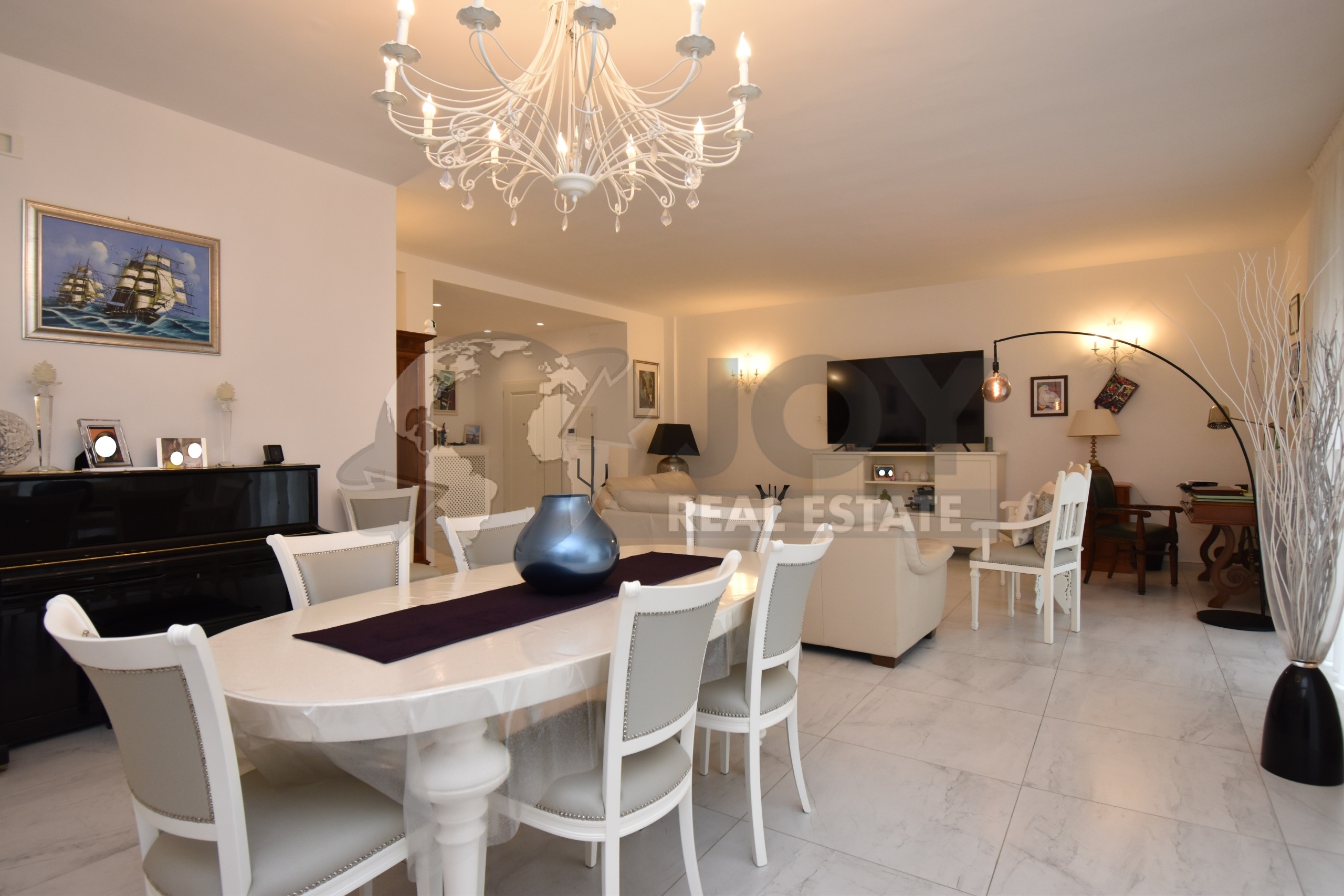 Appartamento con terrazzo in via francesco milizia 64, Lecce