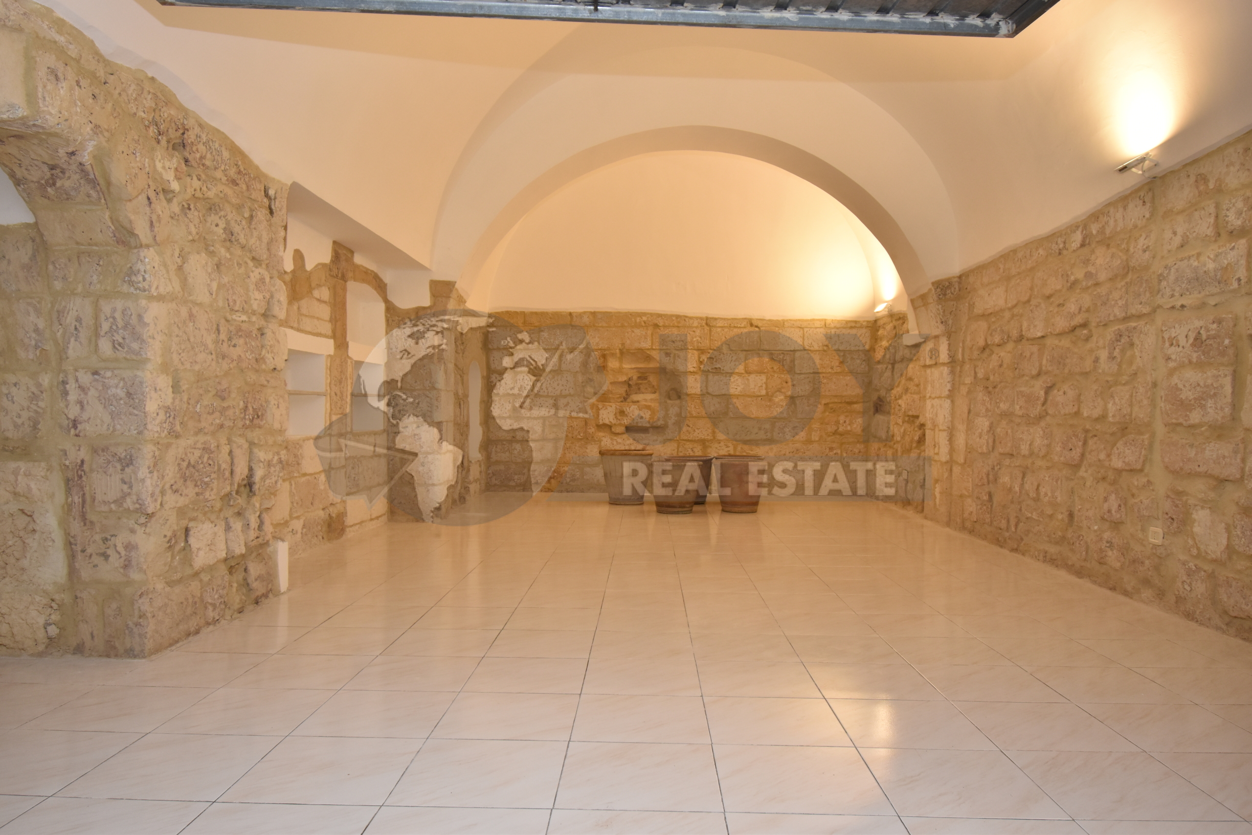 Box/Garage 50mq ristrutturato in via ludovico maremonti 6, Lecce