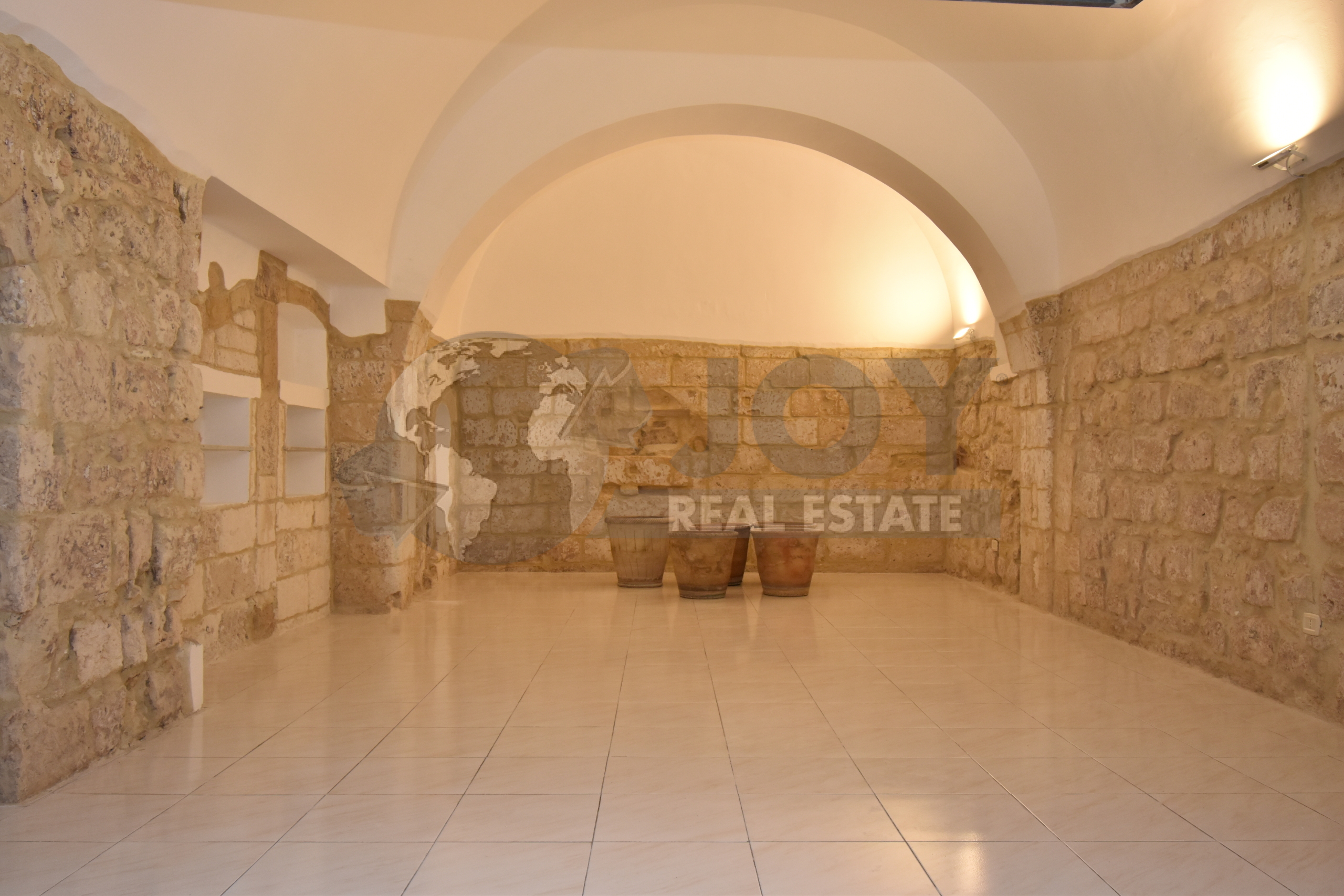 Box/Garage 50mq ristrutturato in via ludovico maremonti 6, Lecce