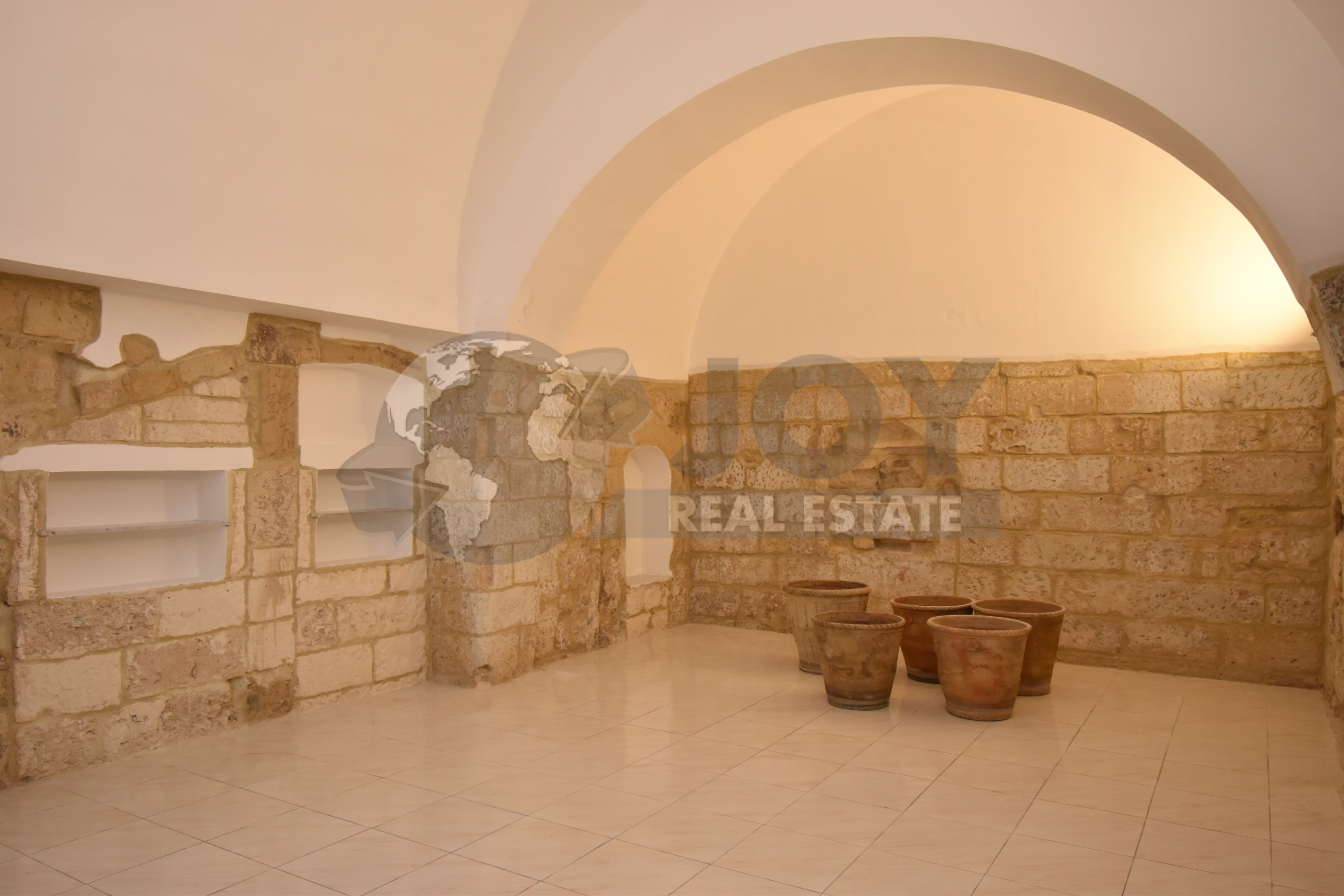 Box/Garage 50mq ristrutturato in via ludovico maremonti 6, Lecce