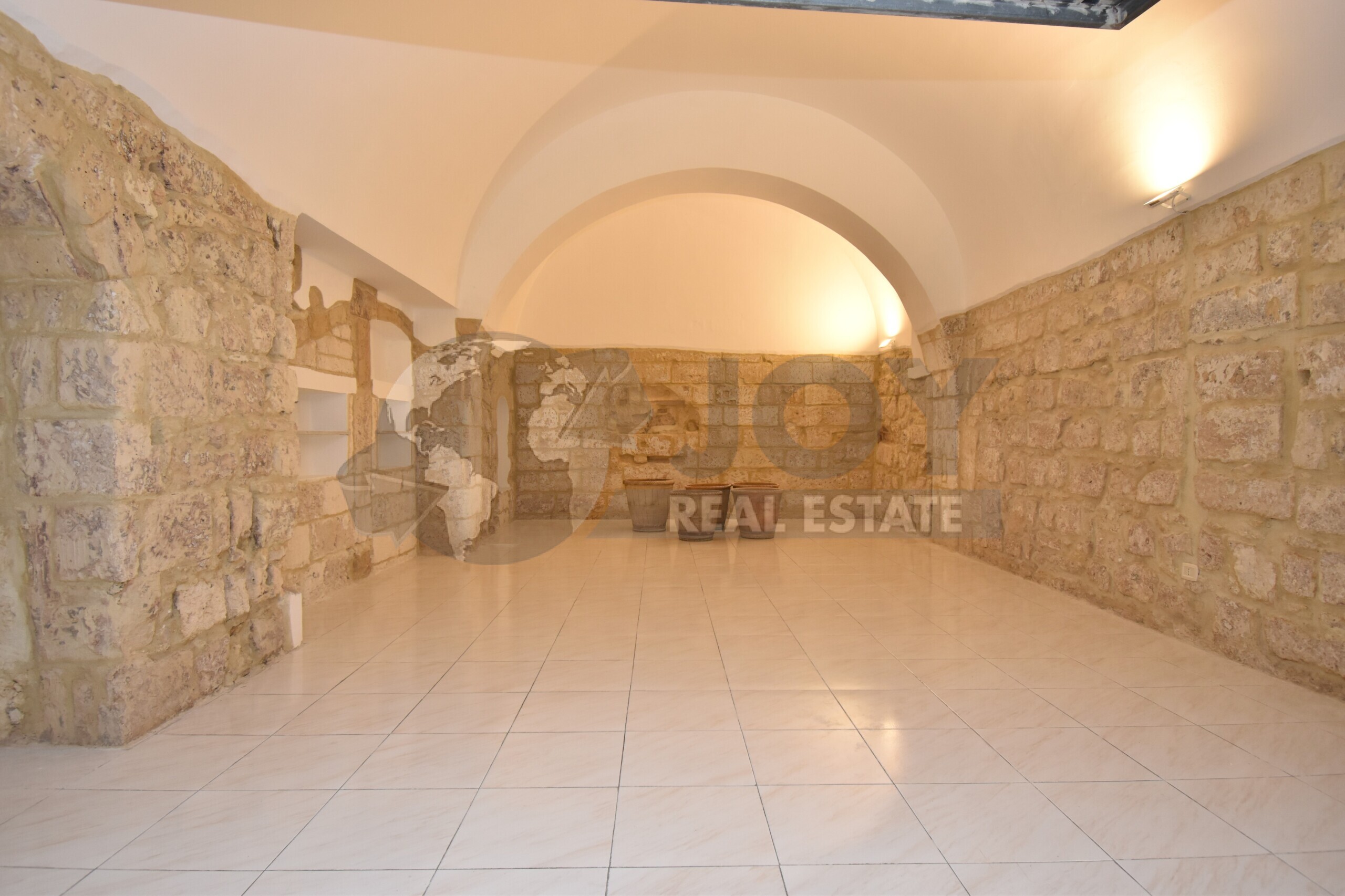 Box/Garage 50mq ristrutturato in via ludovico maremonti 6, Lecce