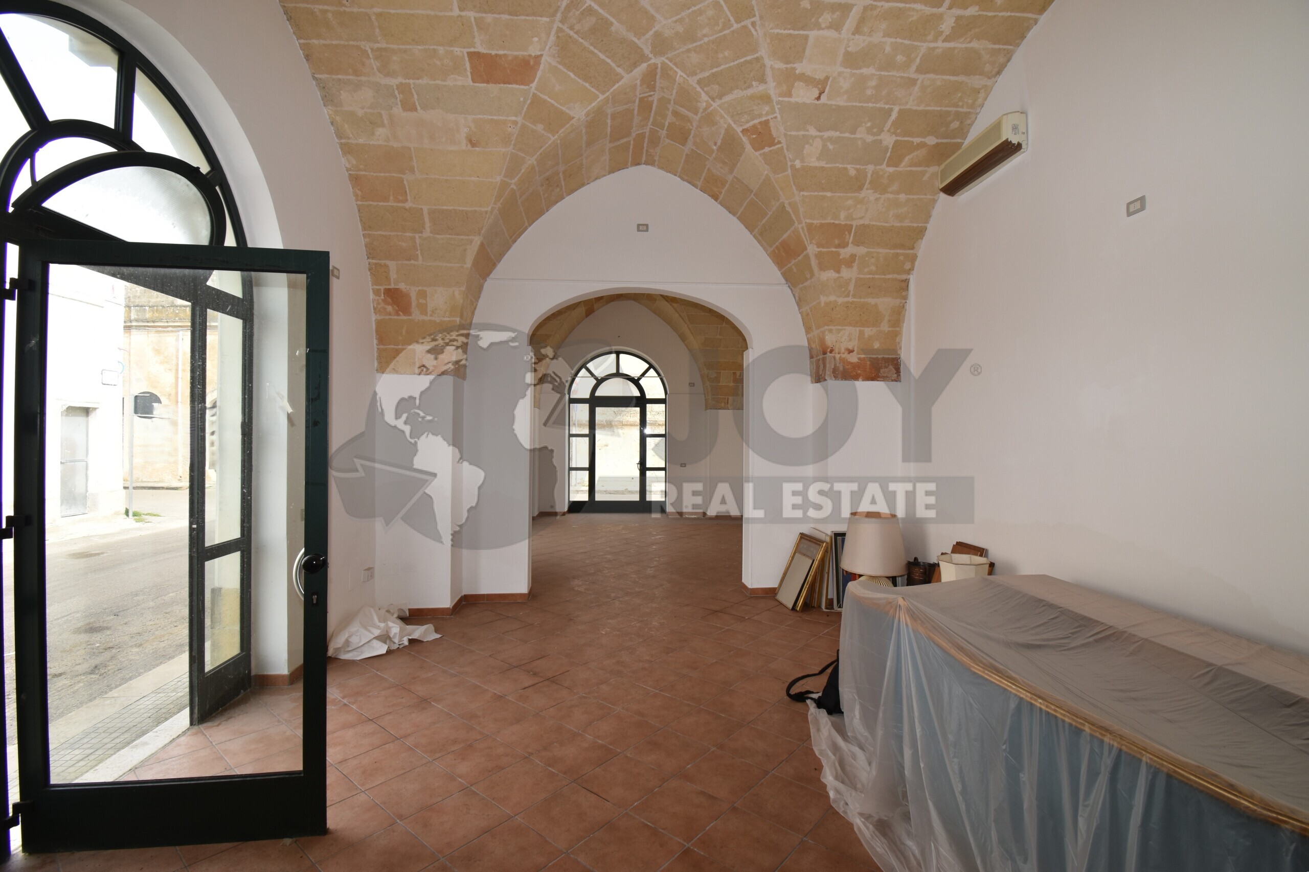 Locale commerciale in affitto in via piave 3, Copertino