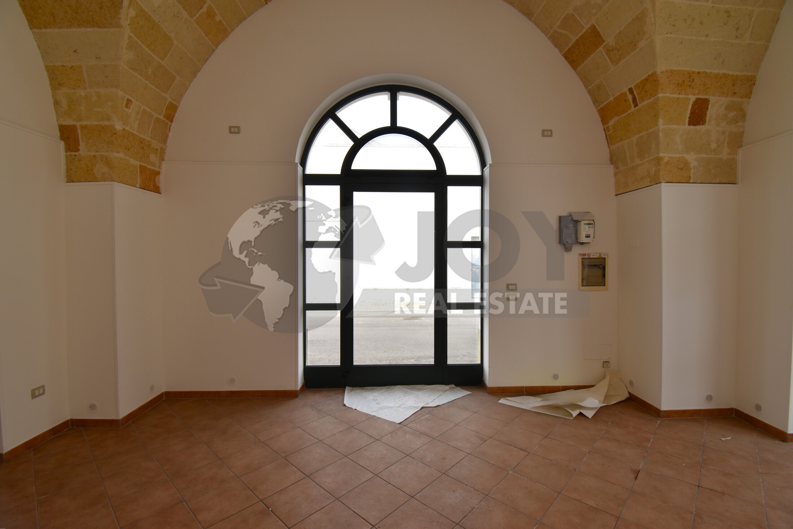 Locale commerciale in affitto in via piave 3, Copertino