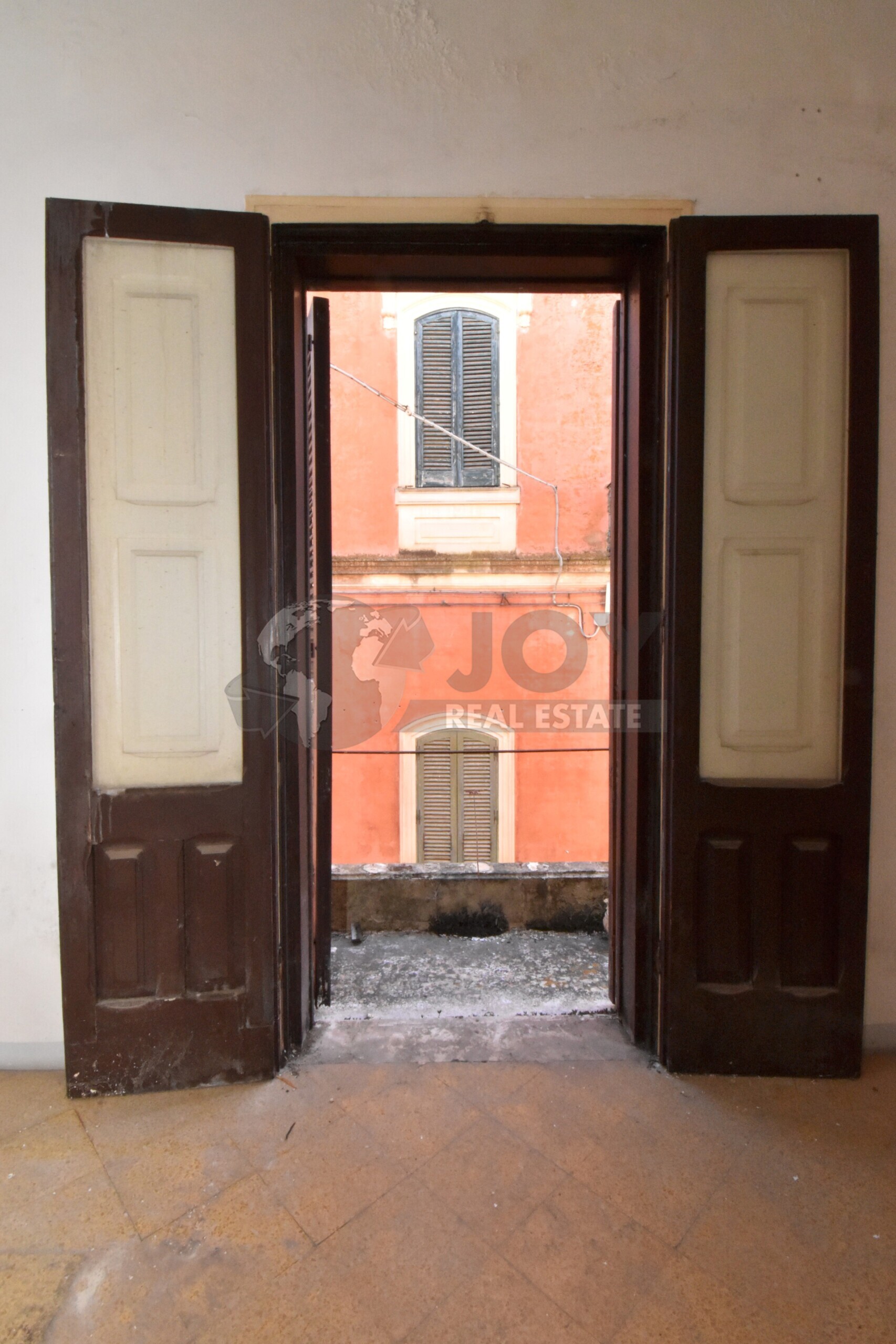Casa indipendente con terrazzo in via g. leuzzi 11, Galatone