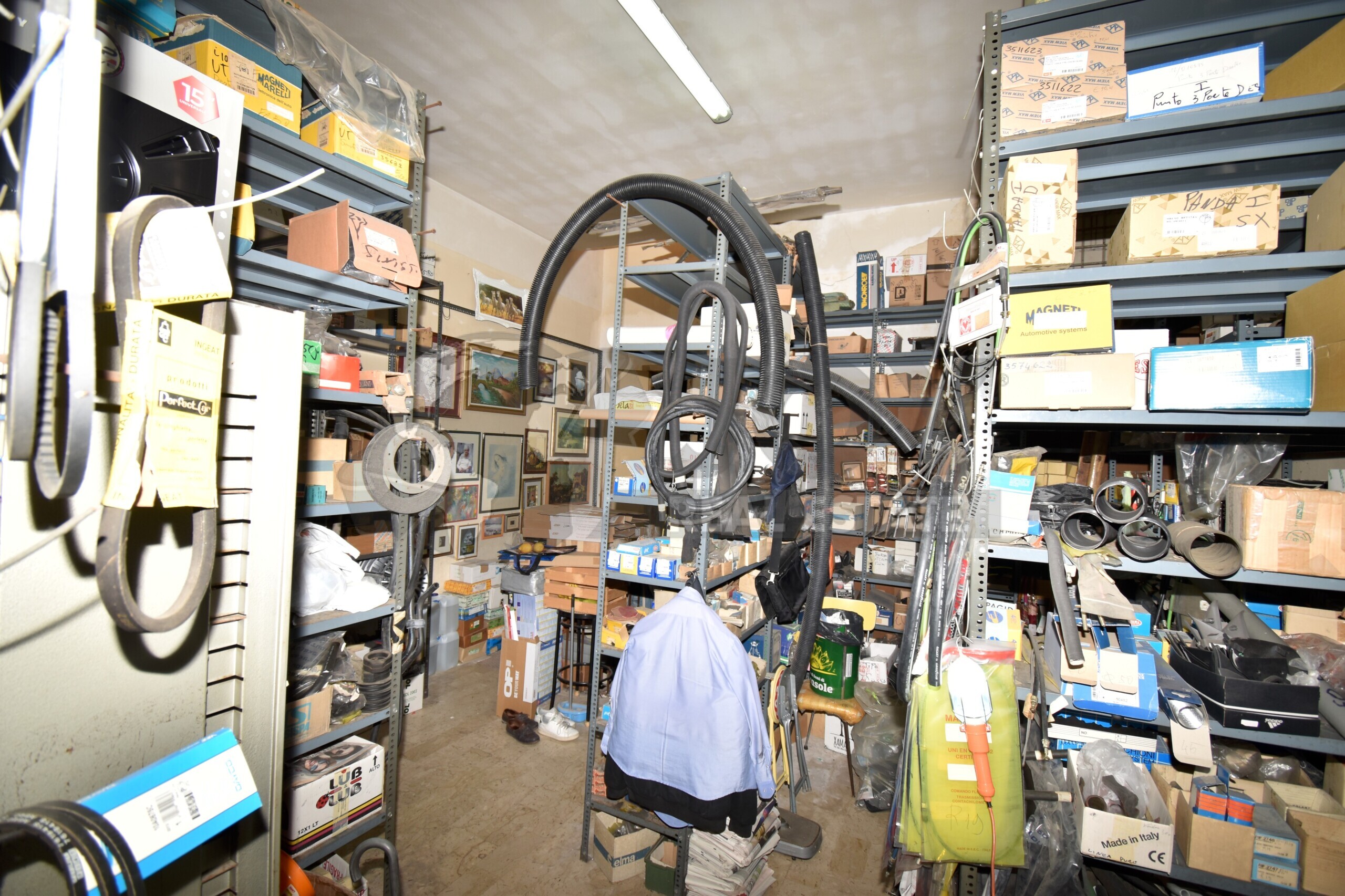 Locale commerciale da ristrutturare in via g. candido 1, Lecce