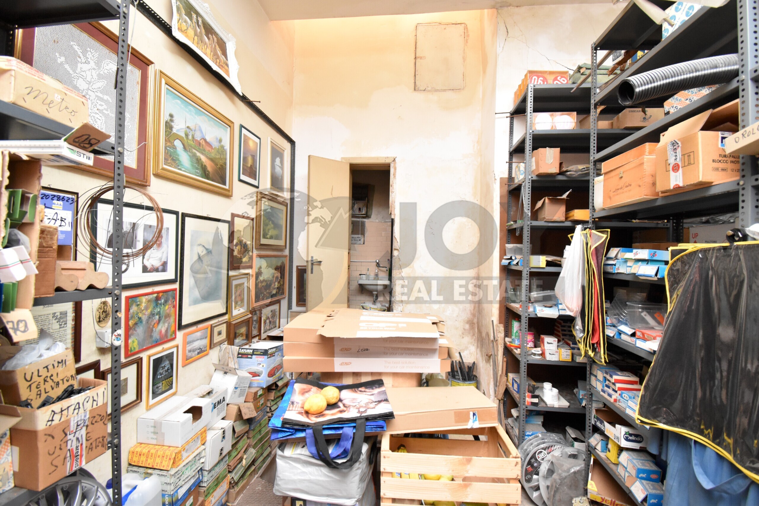 Locale commerciale da ristrutturare in via g. candido 1, Lecce