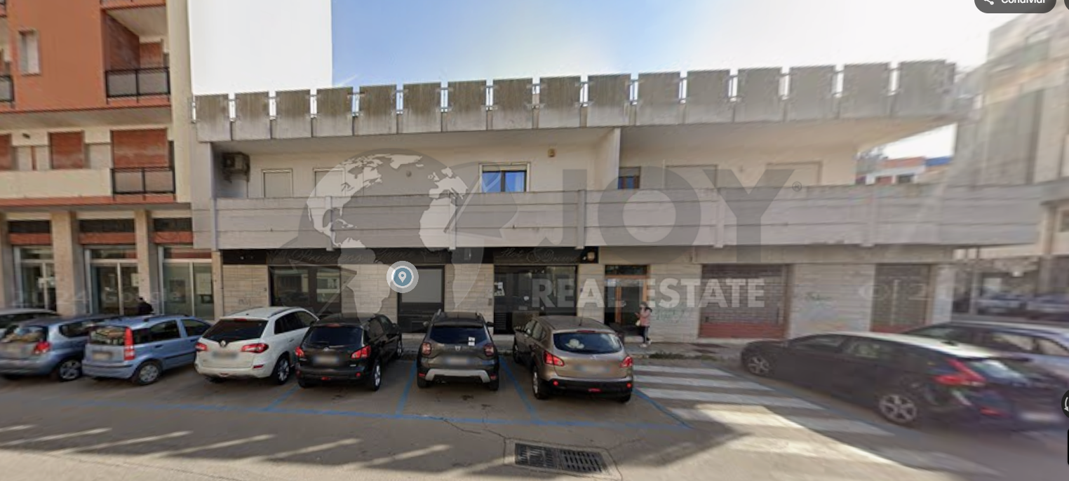 Locale commerciale ristrutturata in via g. d'annunzio 47, Lecce