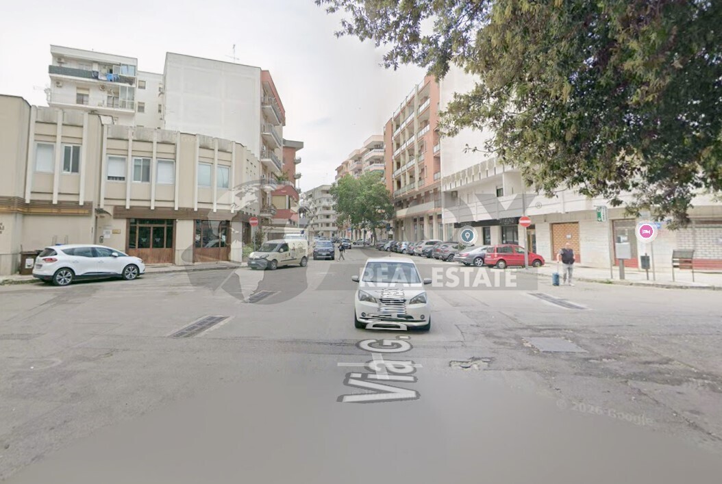 Locale commerciale ristrutturata in via g. d'annunzio 47, Lecce