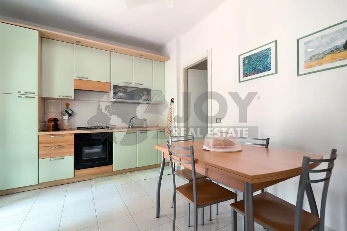 Villa con giardino in via tramonti, Nard�