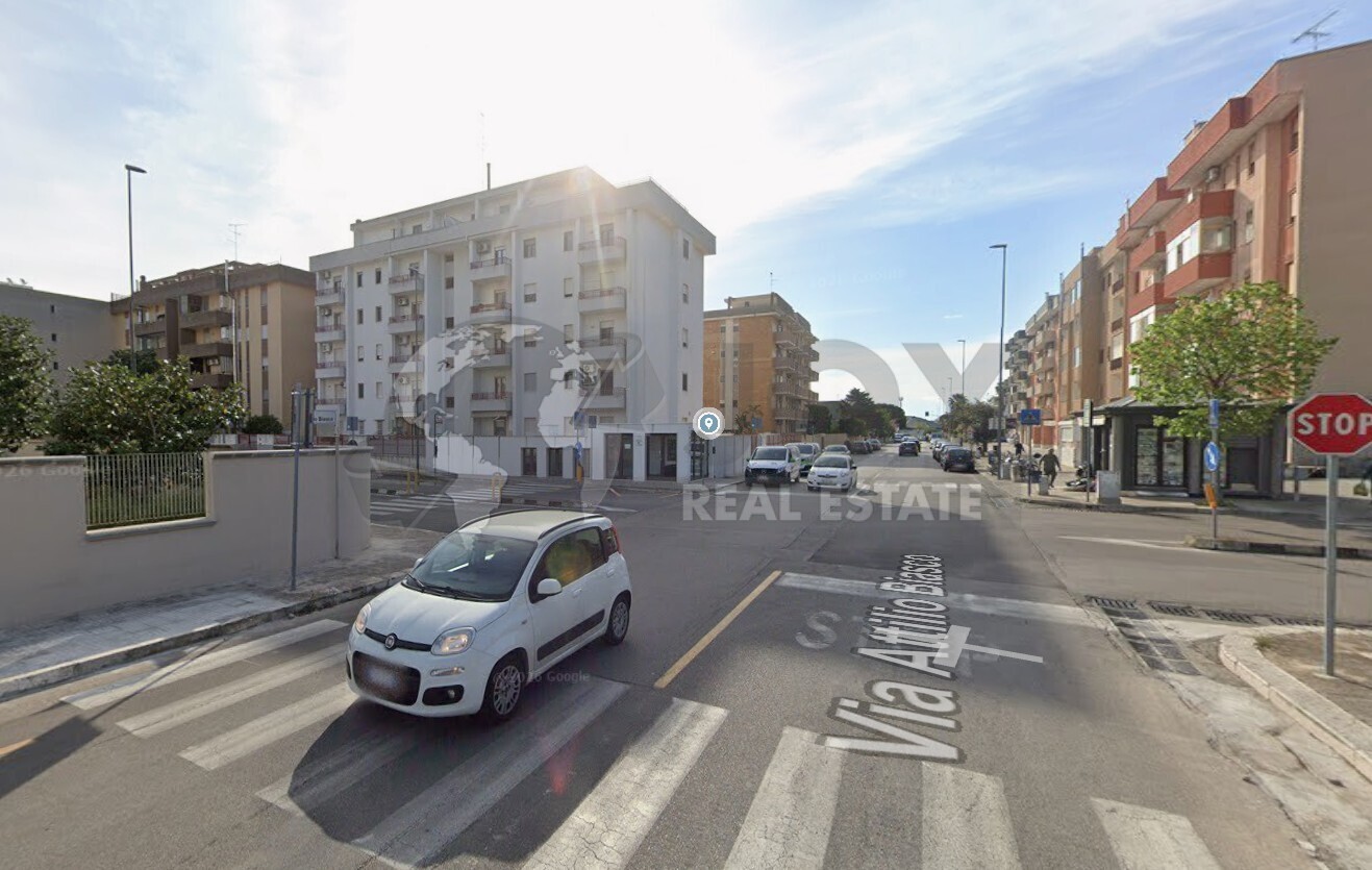 Locale commerciale in vendita in via attilio biasco 17, Lecce