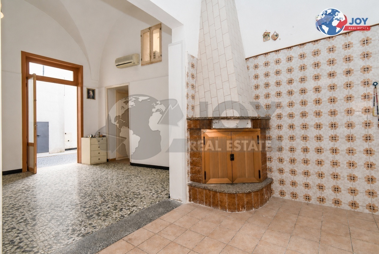 Casa indipendente con terrazzo in via pisanelli 14, Galatone