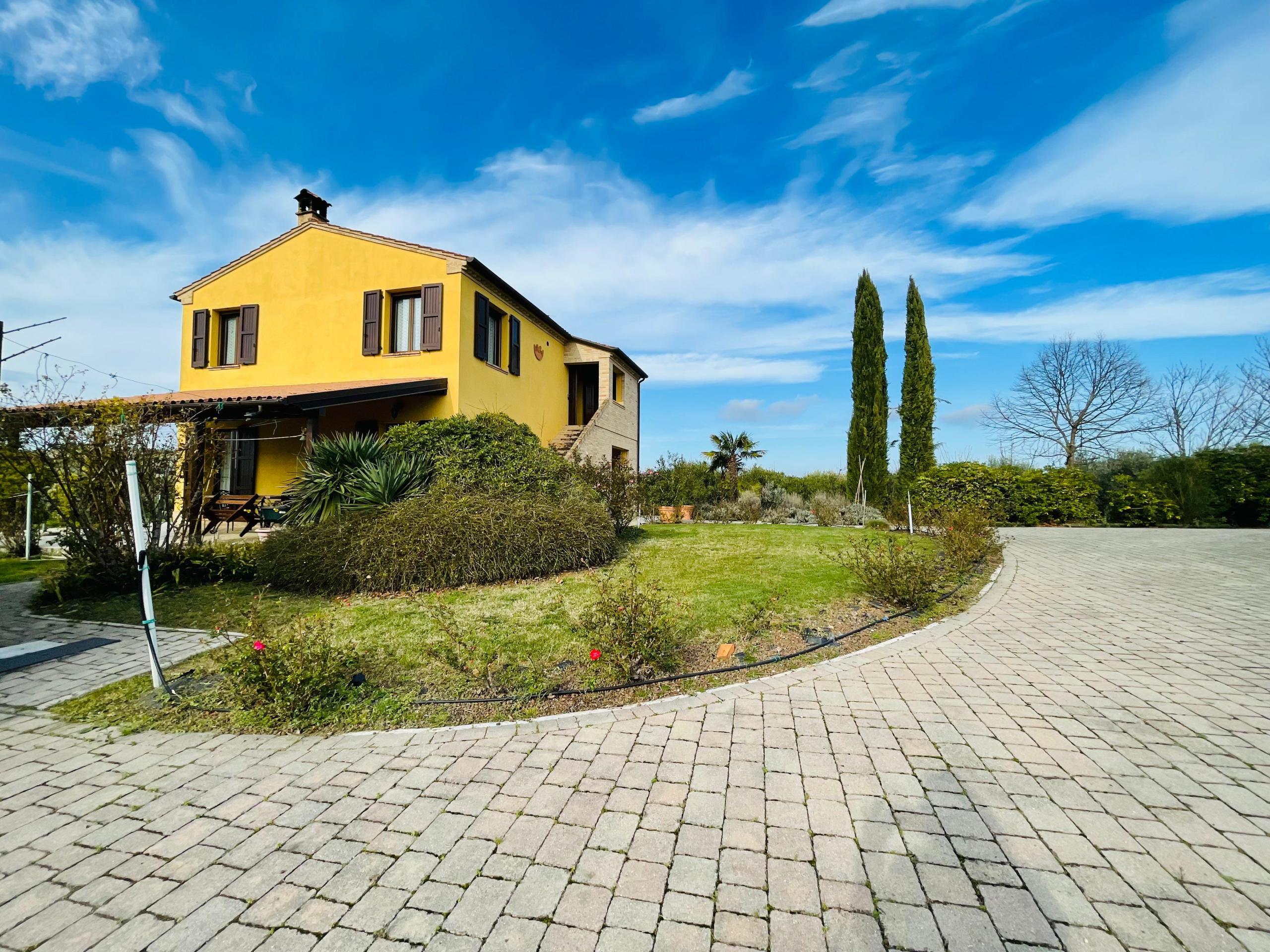 Casa indipendente con giardino in morrovalle, Morrovalle