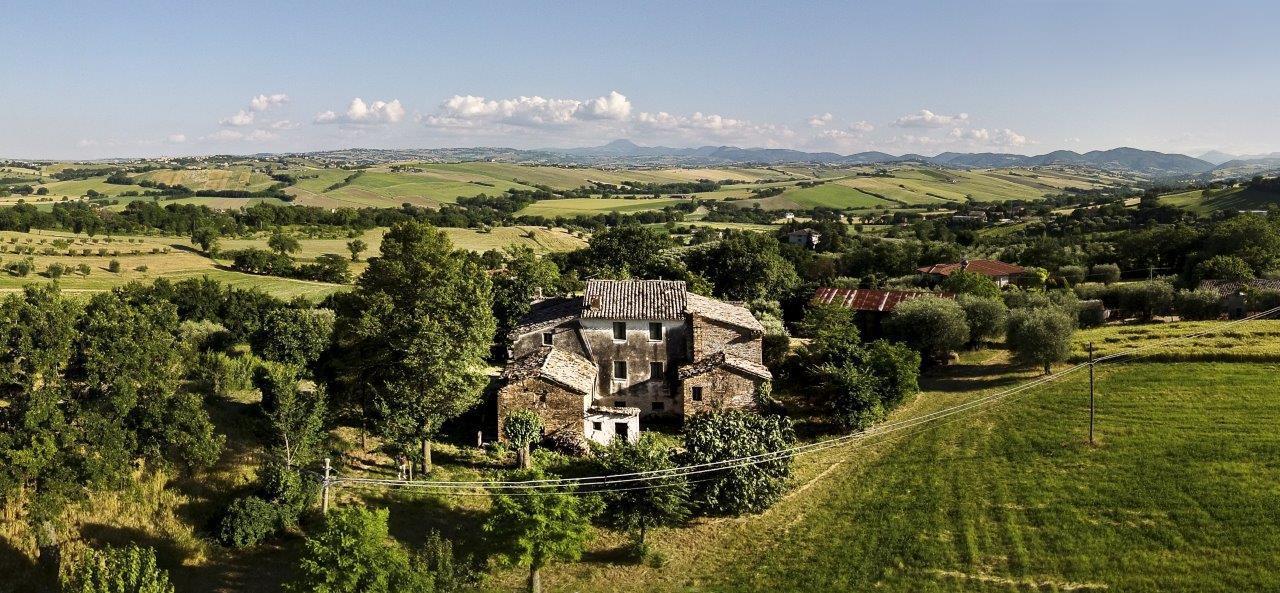 Rustico con giardino in castel leone di suasa, Ostra Vetere