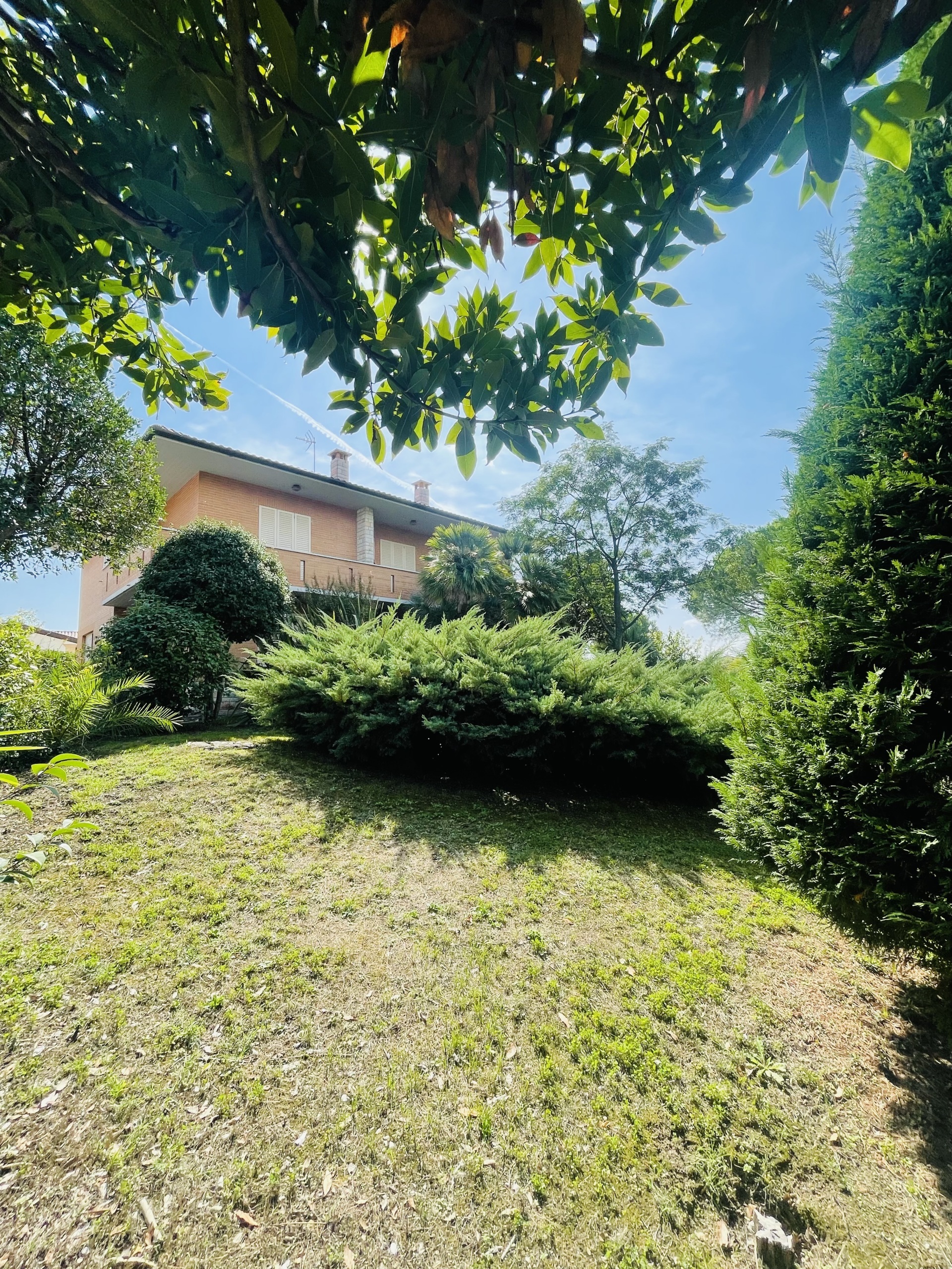 Villa con giardino in via cagiata, Osimo