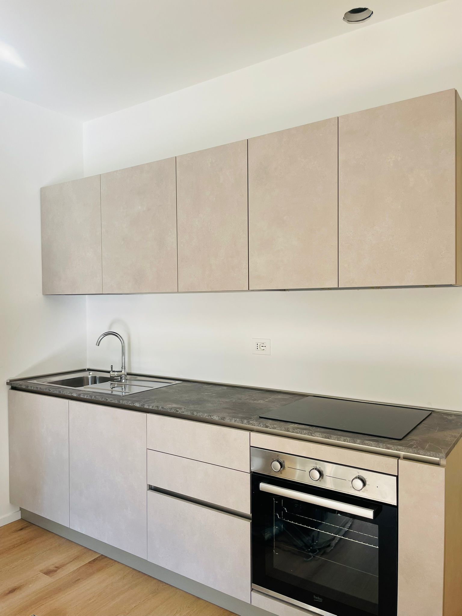 Bilocale nuovo in via esino, Ancona