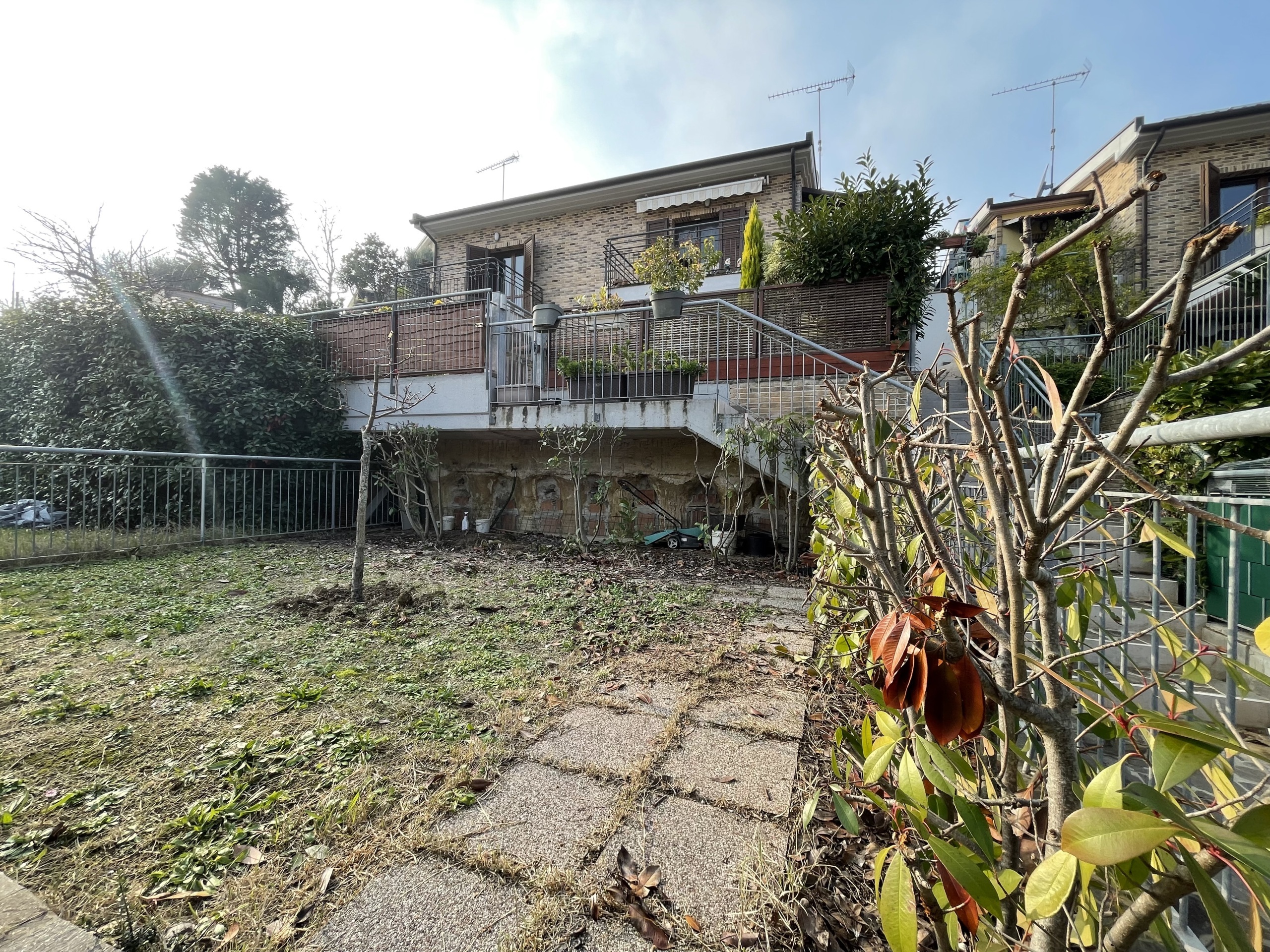 Villetta a schiera con giardino in via ave ninchi, Ancona