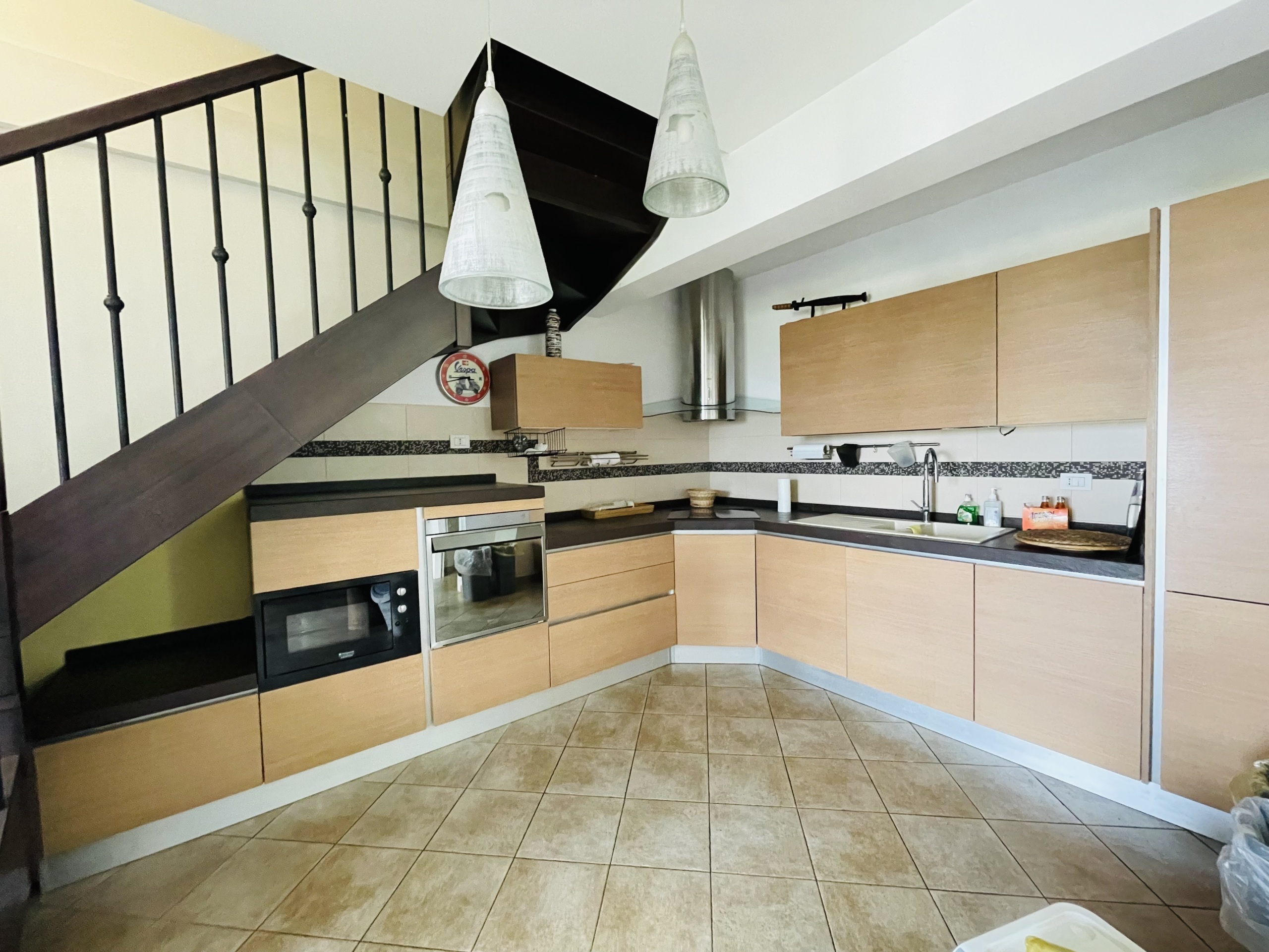 Villetta a schiera con giardino in via ave ninchi, Ancona