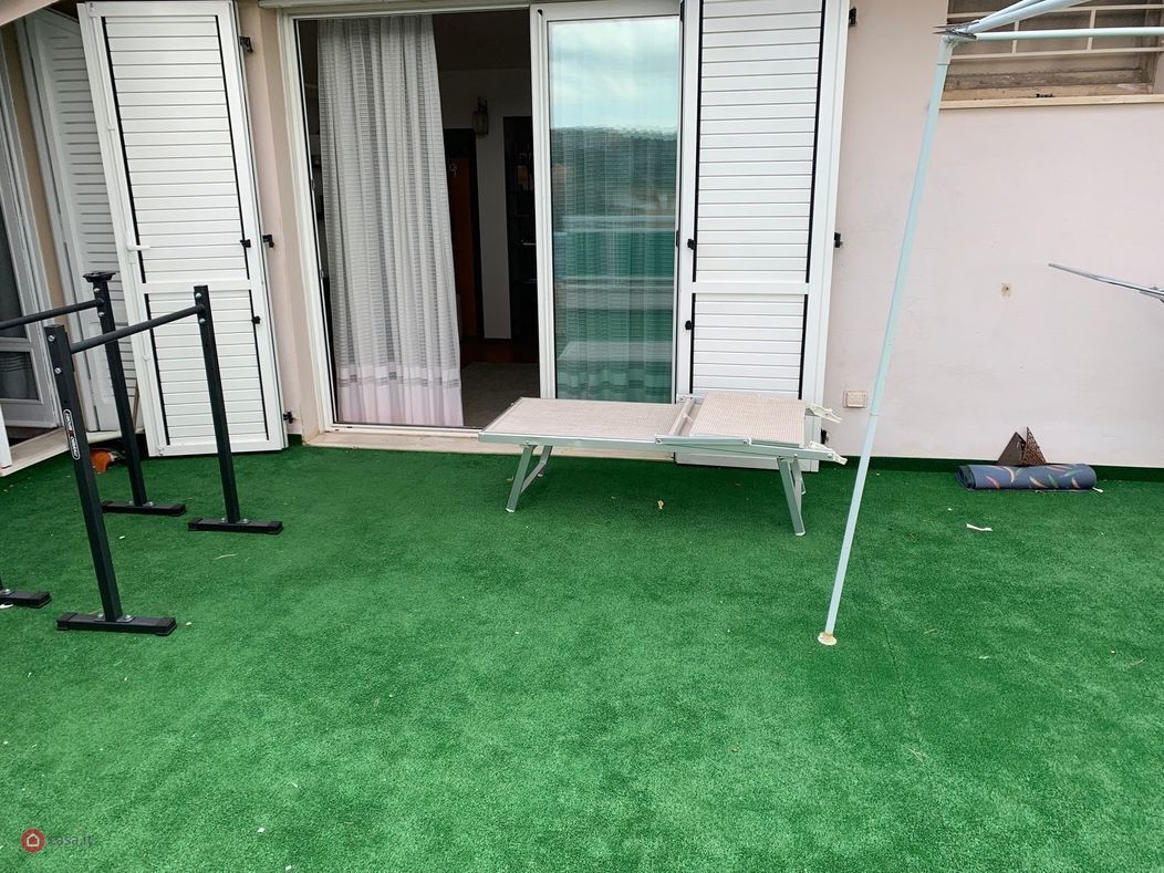 Trilocale con terrazzo in via tiziano, Ancona