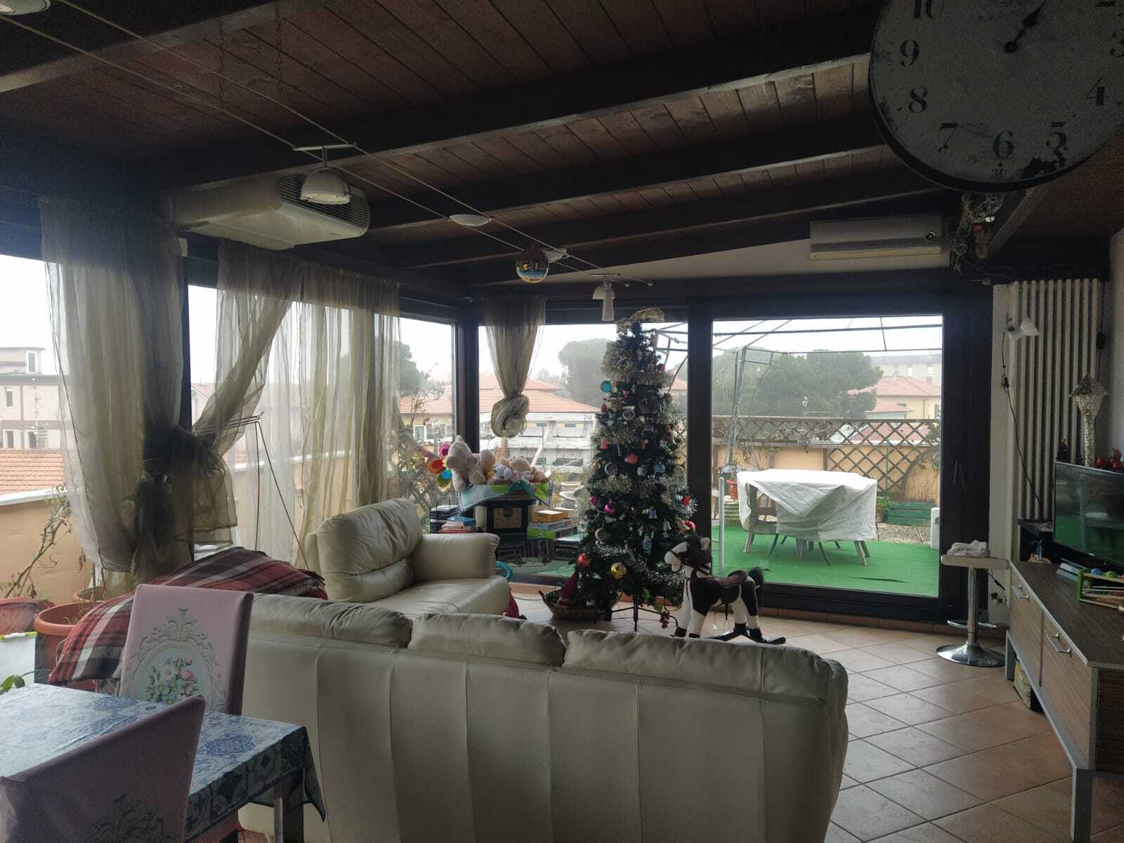 Bilocale con terrazzo in via giacomo brodolini, Ancona