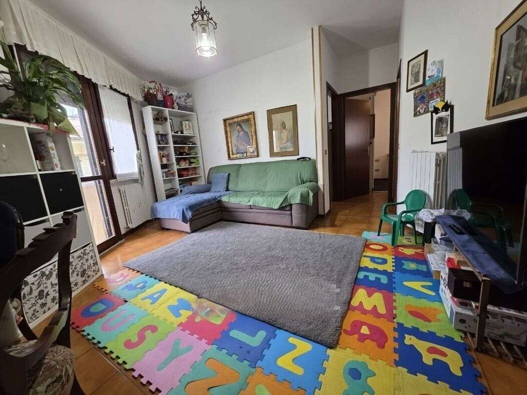 Quadrilocale con terrazzo in via isonzo, Ancona