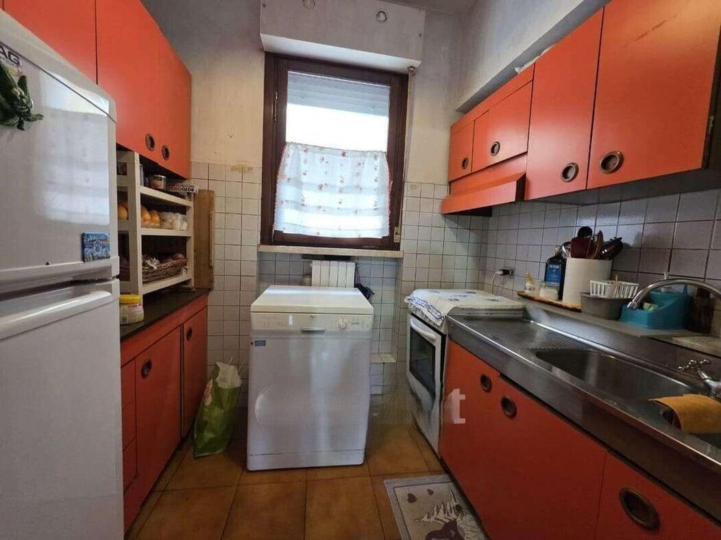 Quadrilocale con terrazzo in via isonzo, Ancona