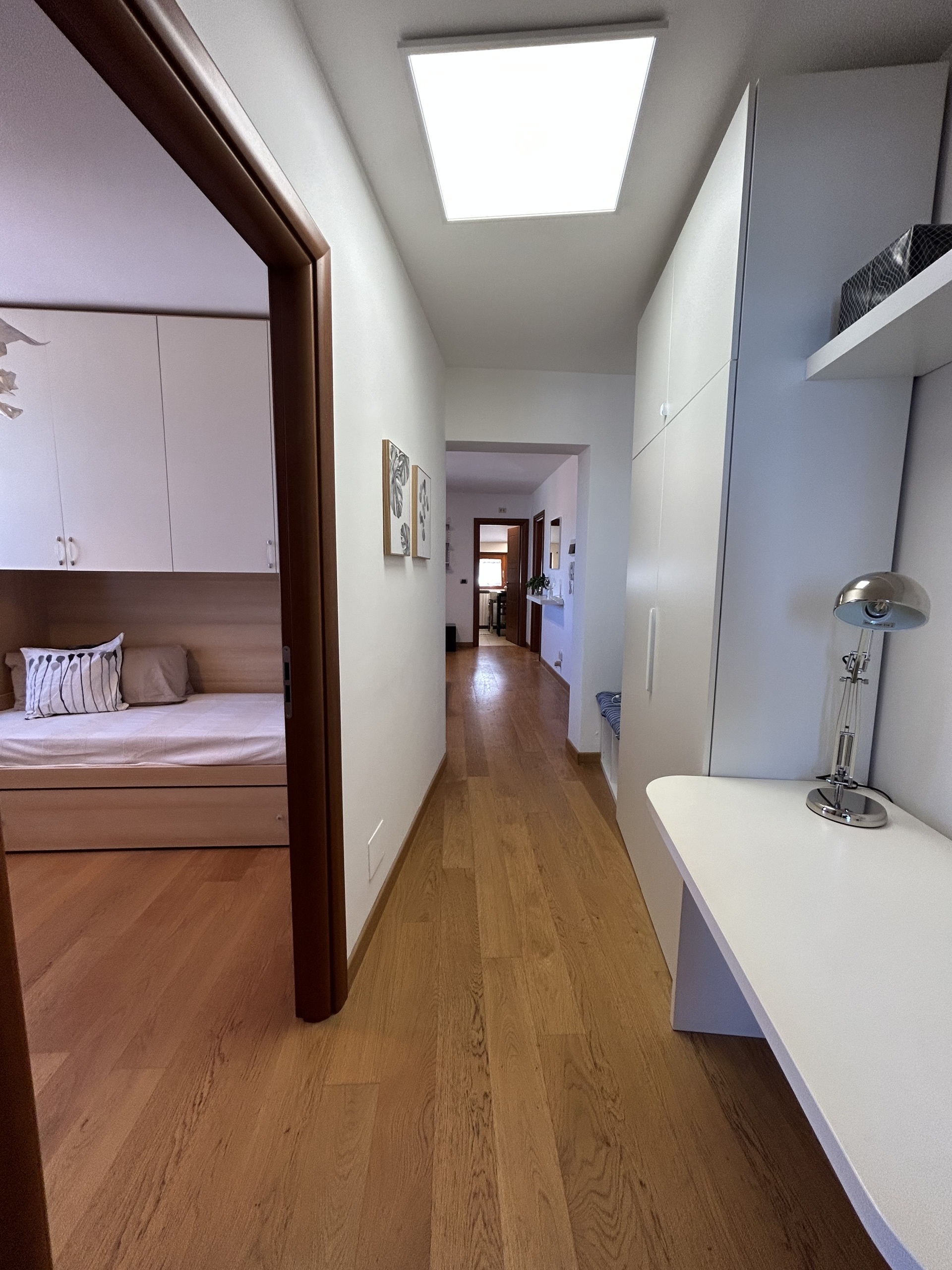 Appartamento con terrazzo in via astagno, Ancona